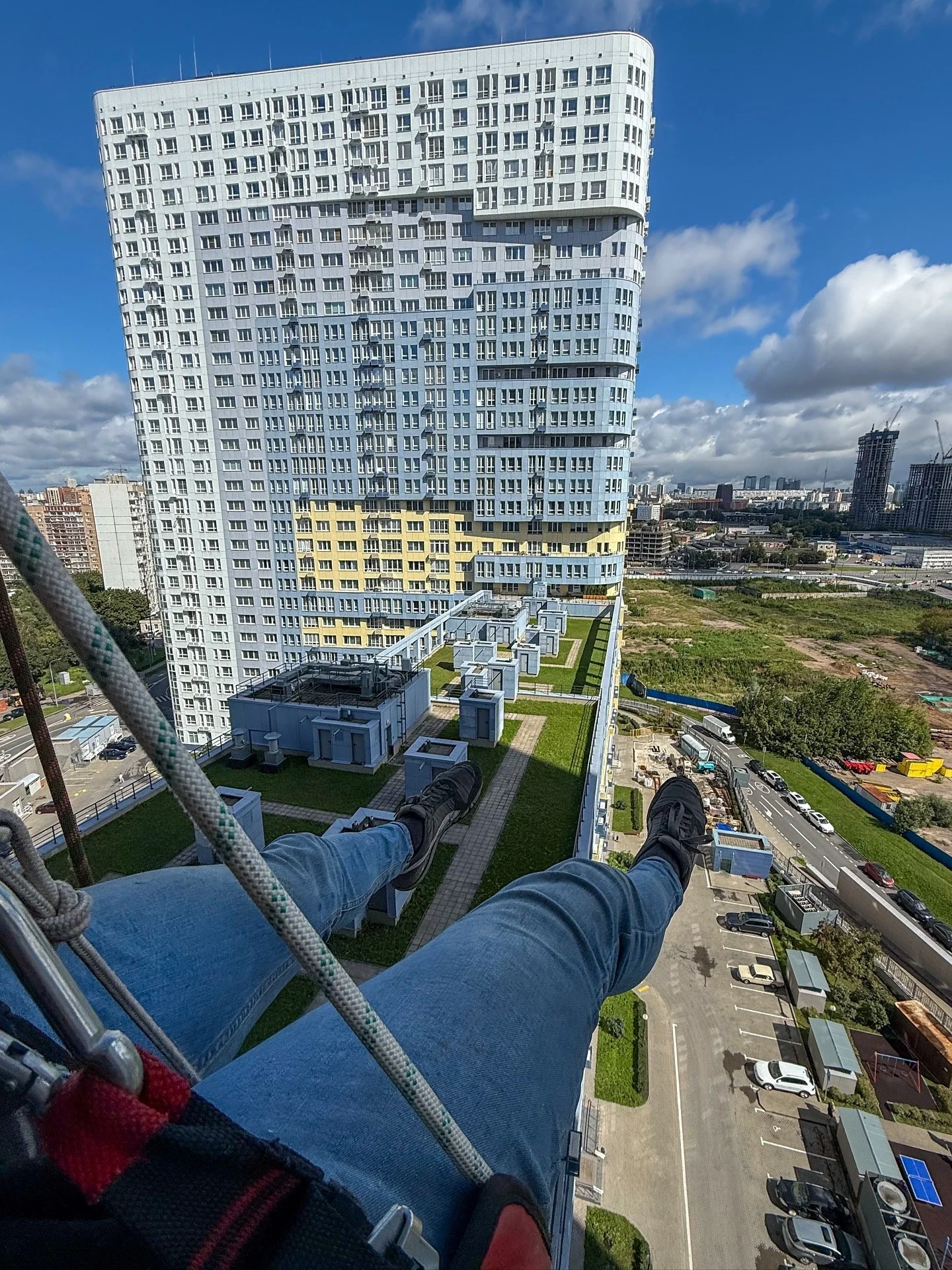Промышленный альпинист - миниатюра 2