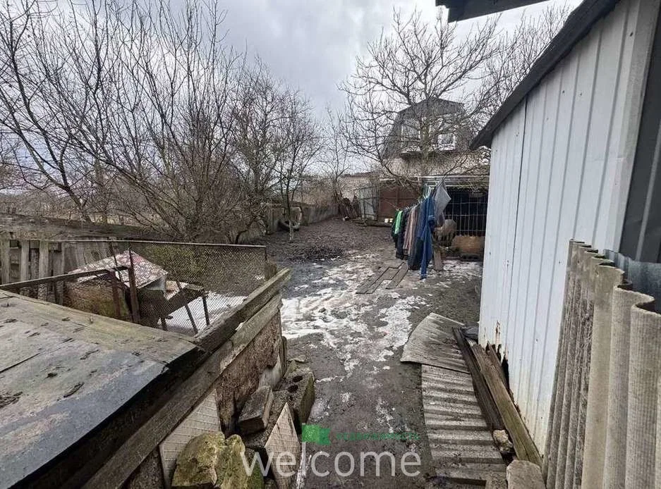 Продаётся дом, с большим участком и... - миниатюра 32