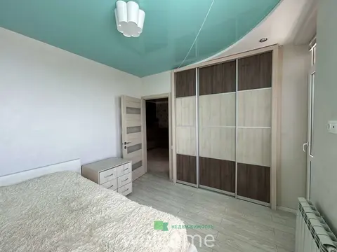 Продаю видовую 2-комнатную квартиру в...