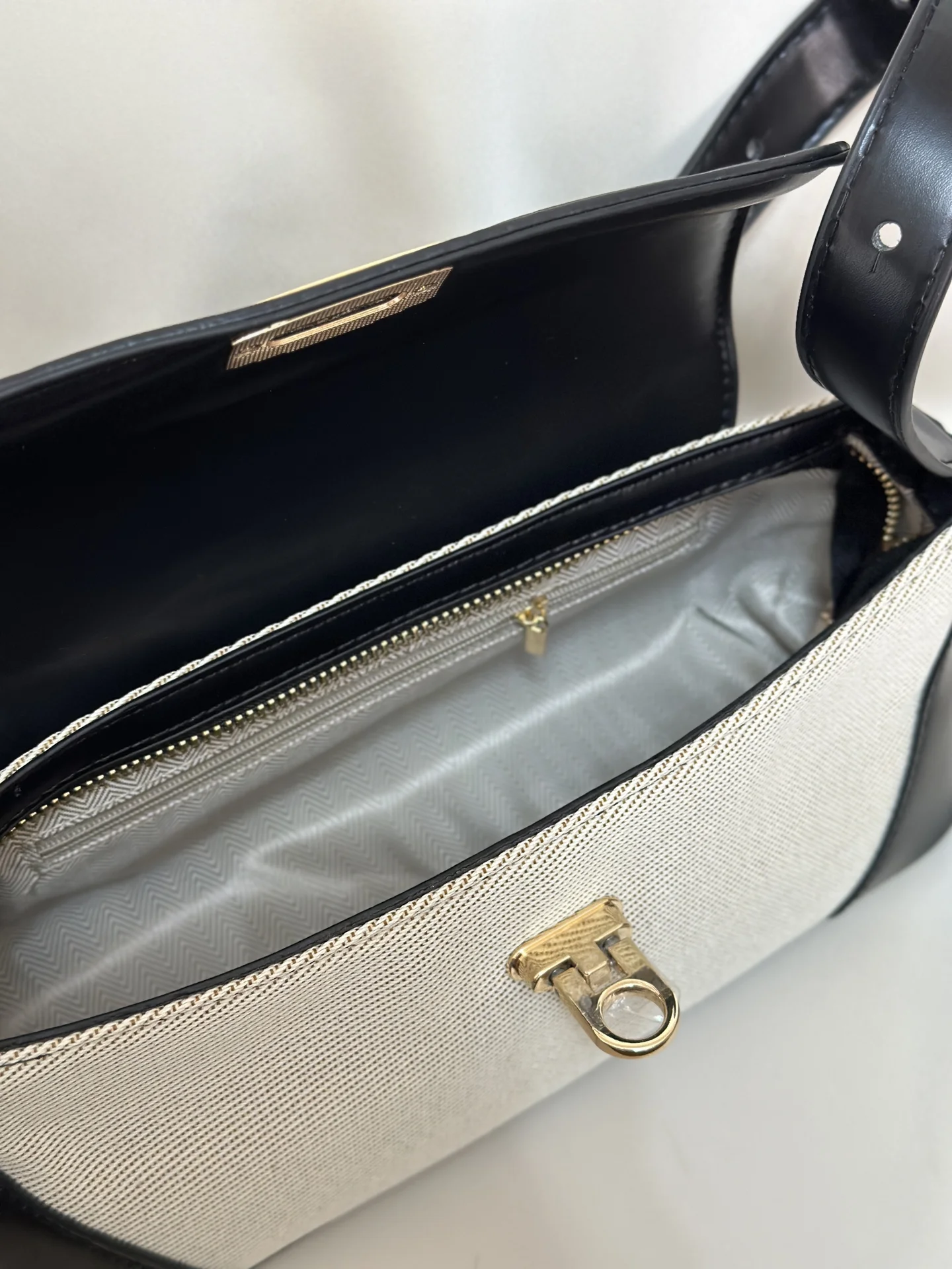 Сумка Bolsa Baguette Pequena Maya - миниатюра 3