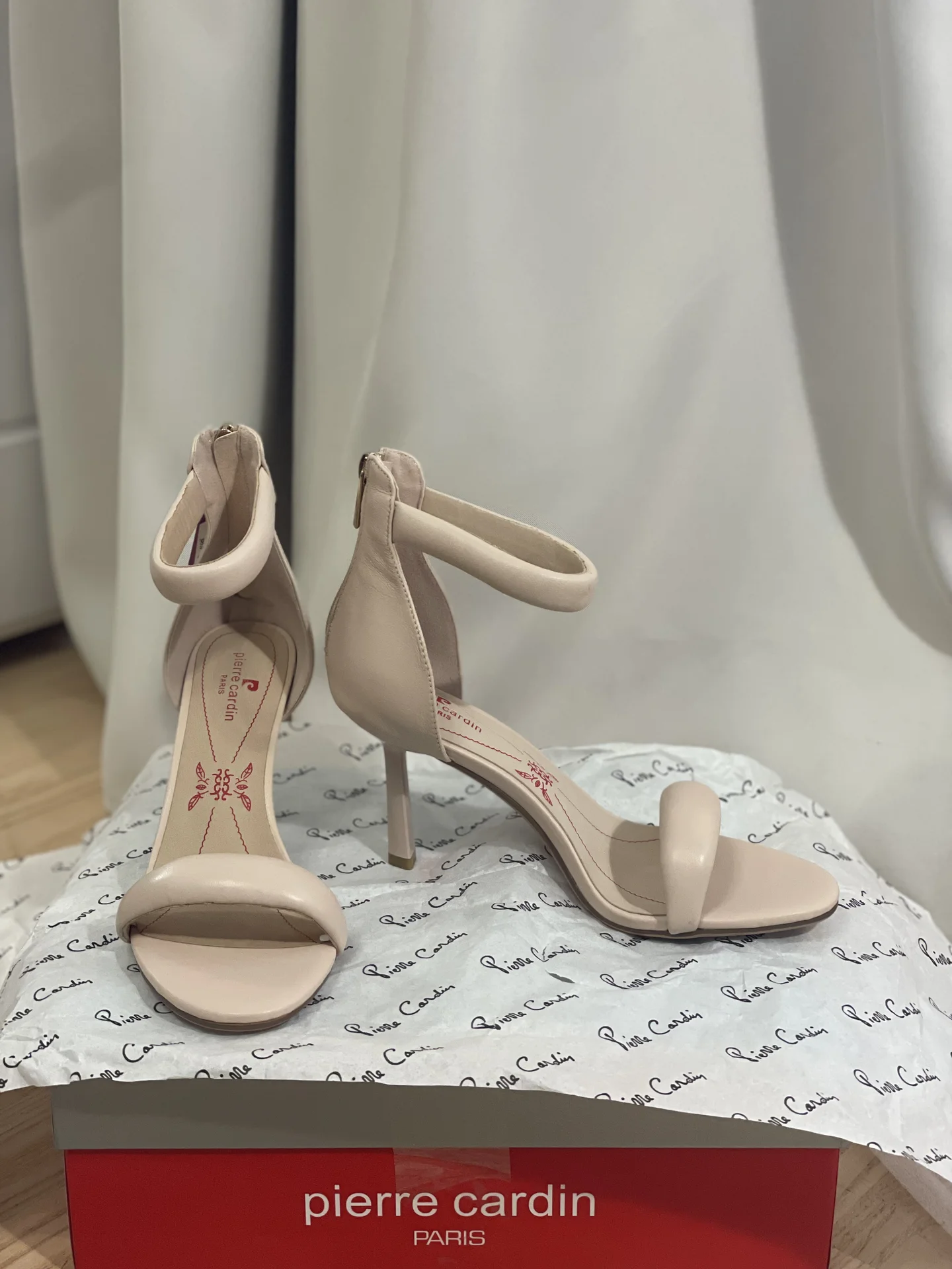босоножки Pierre Cardin 38 - изображение 1