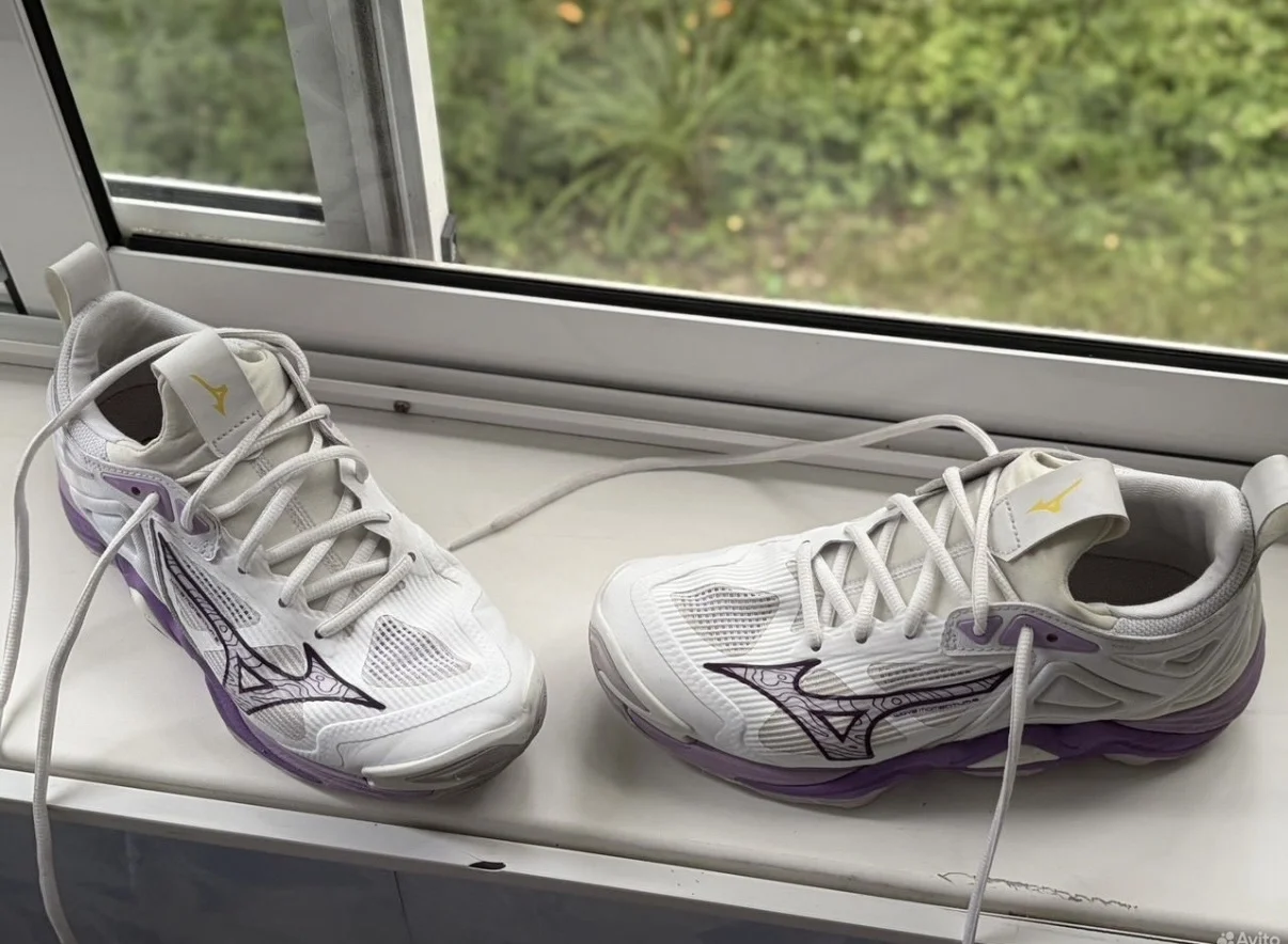 Кроссовки волейбольные Mizuno wave momentum 3 (W) - миниатюра 2