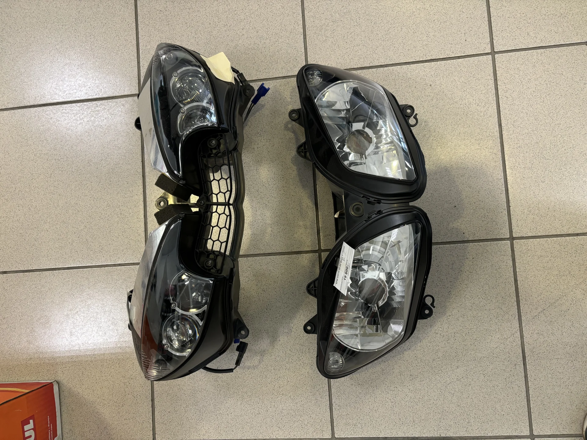 фара новая yamaha R1 (02-03) R6 (03-06) - изображение 1