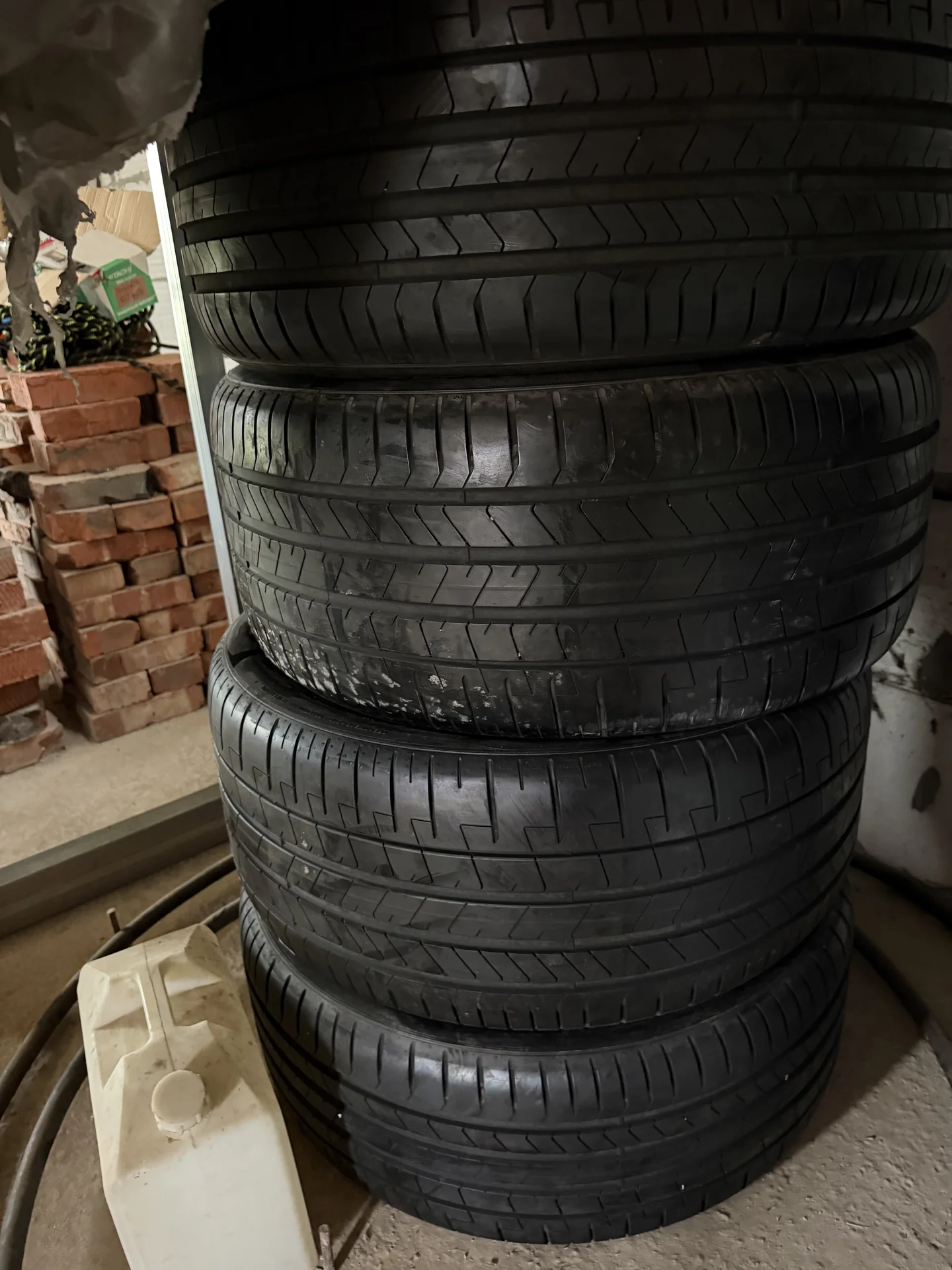 Pirelli p-zero pz4 255/45/20 285/40/20 - изображение 1