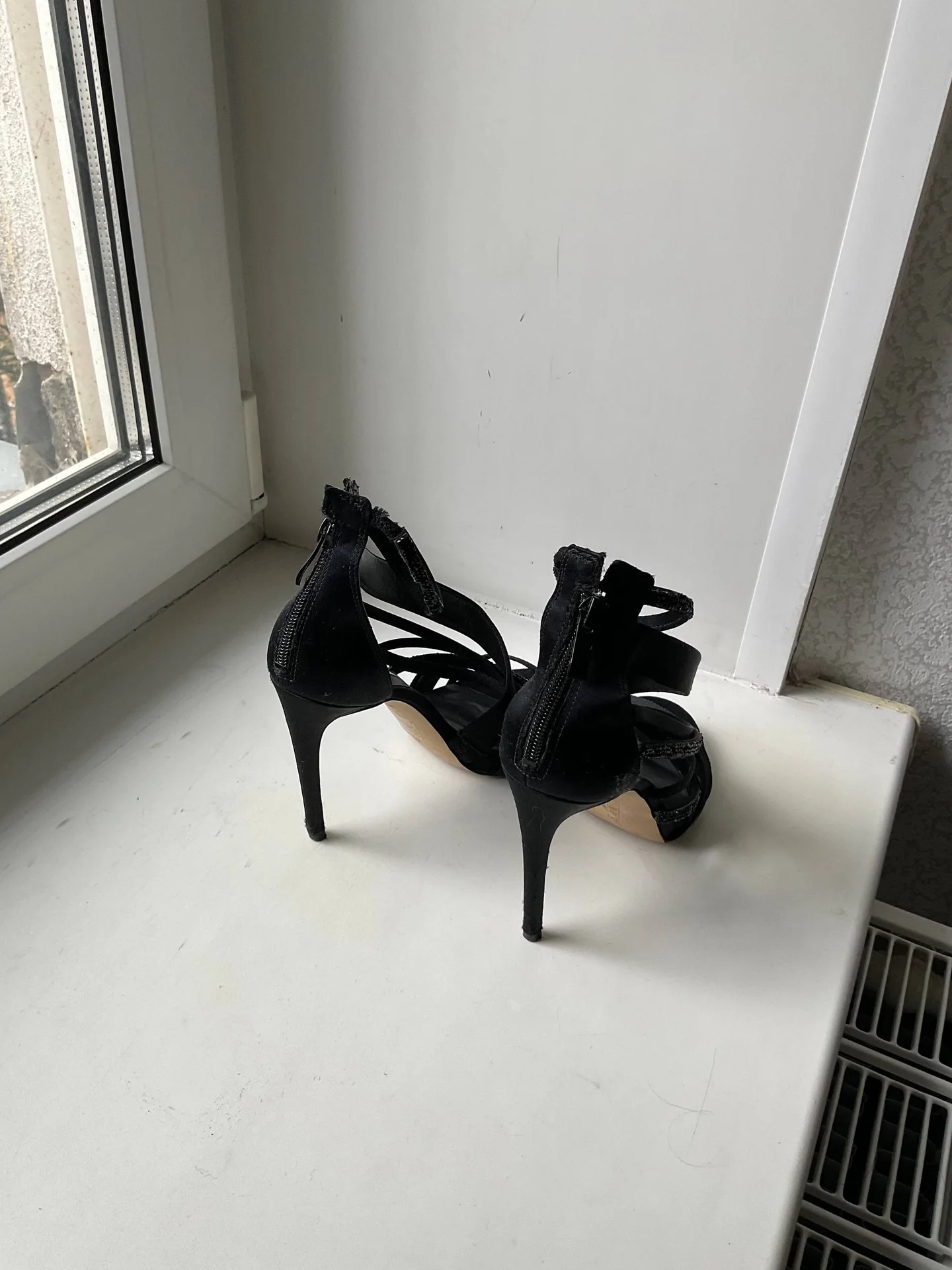 Босоножки Guess 2000е - миниатюра 3