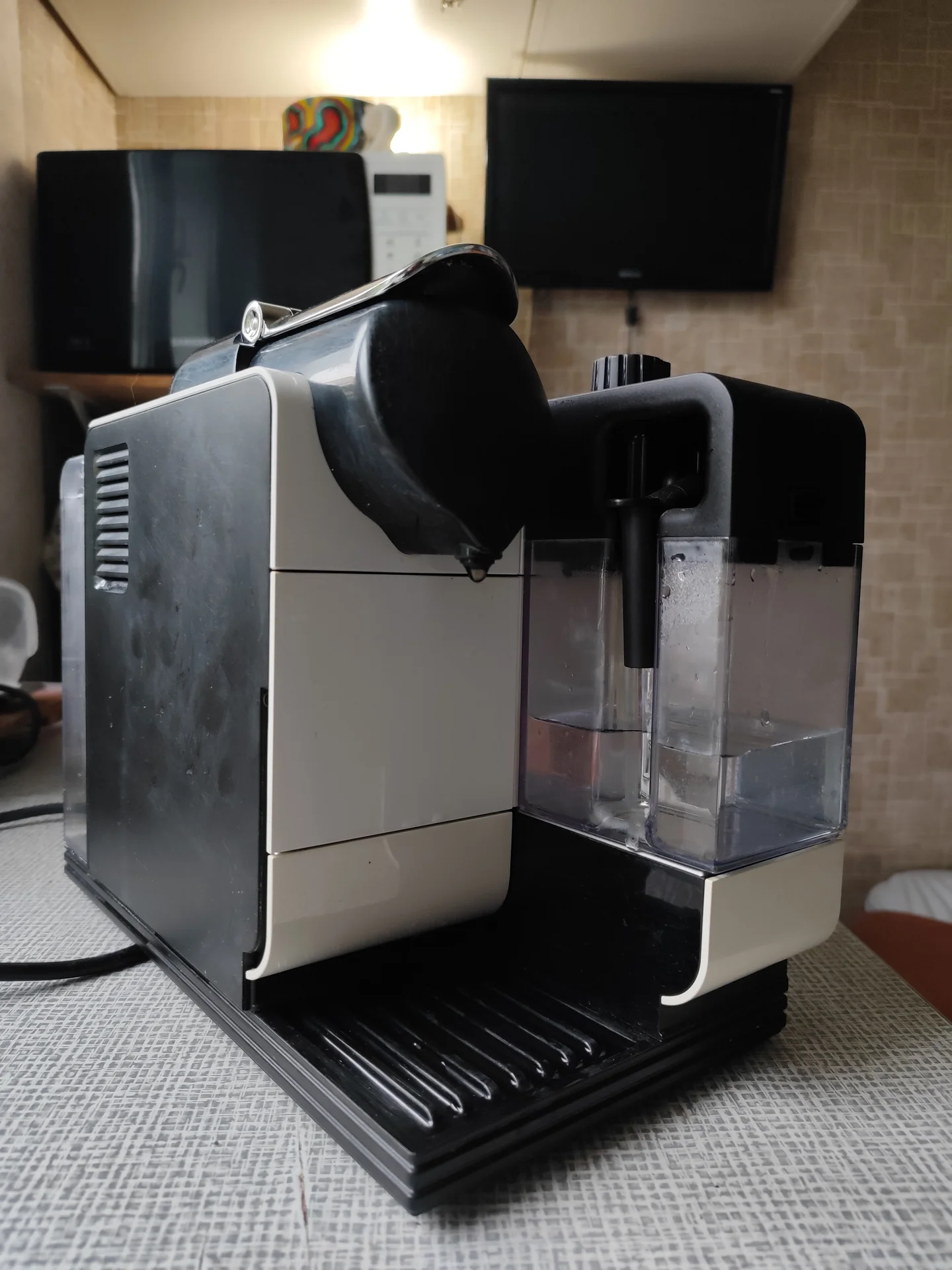 Капсульная кофемашина delonghi nespresso en520 - миниатюра 2