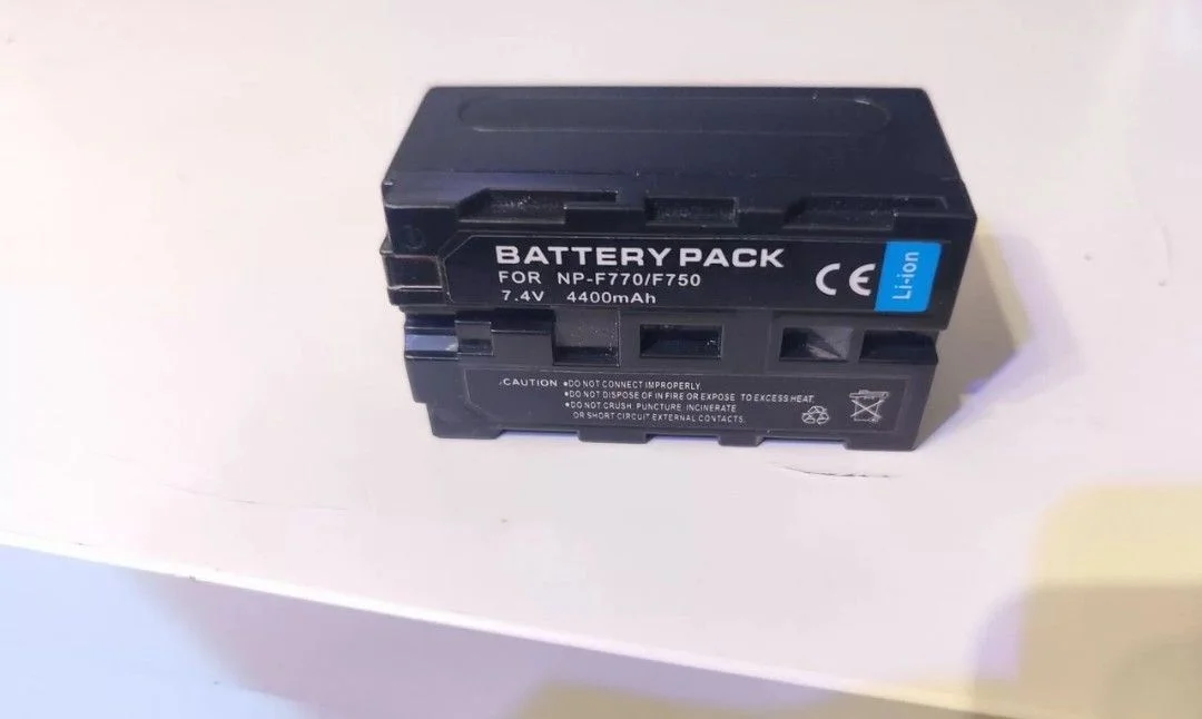 Аккумулятор для VHS камеры Сони Sony NP-F770/F750 - миниатюра 3