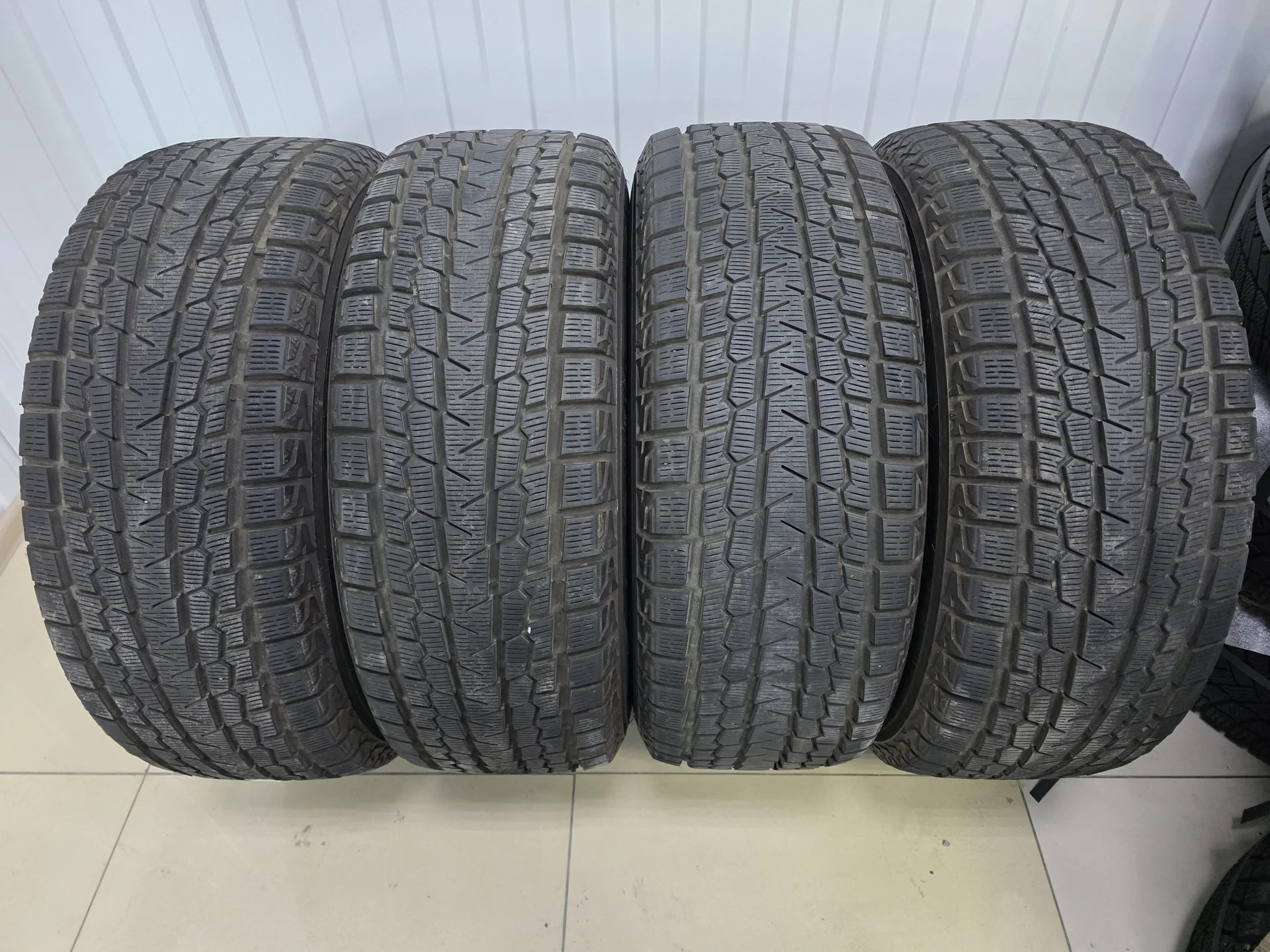 шины 265/65R17 Yokohama - изображение 1