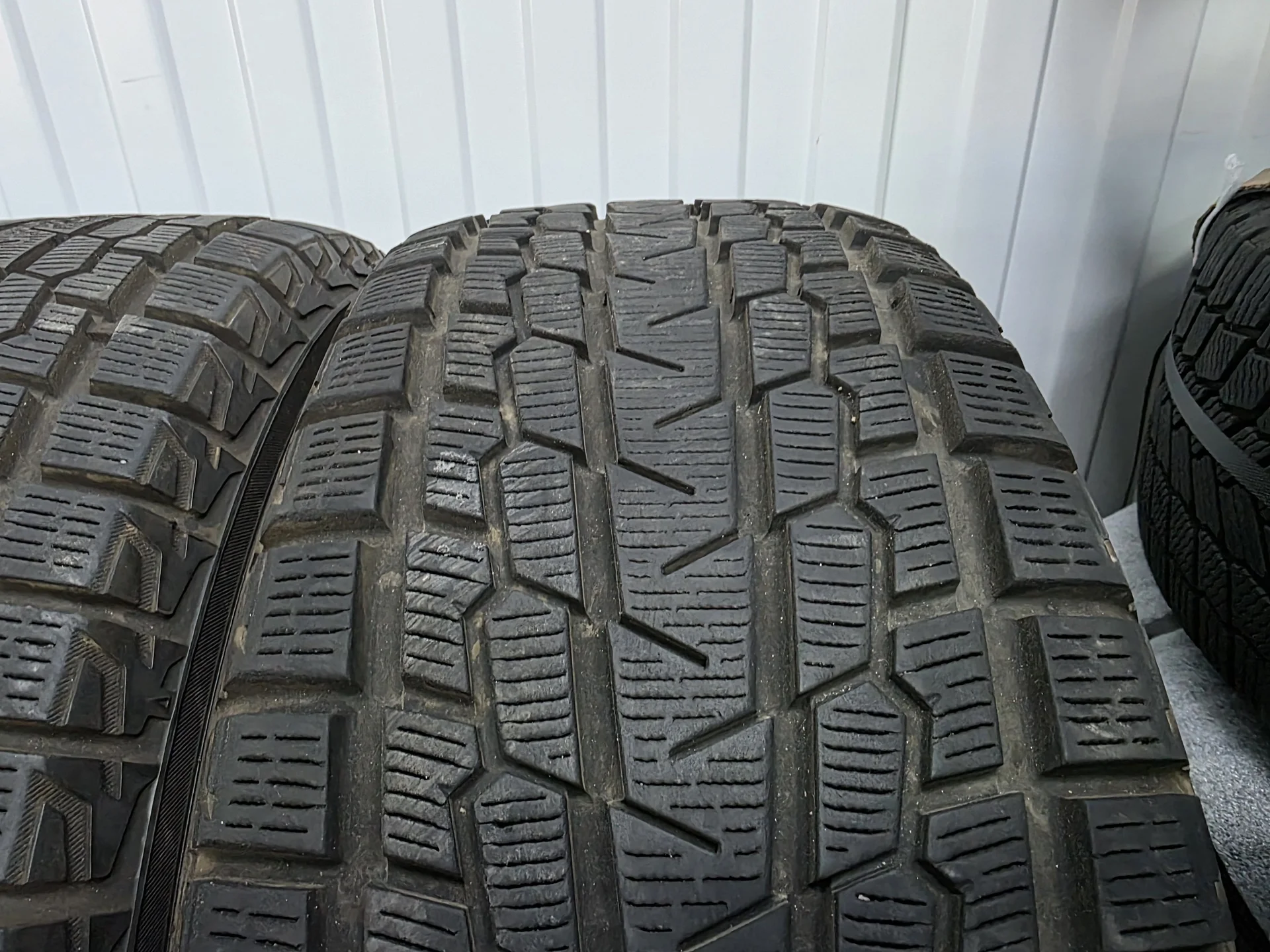 шины 265/65R17 Yokohama - миниатюра 2