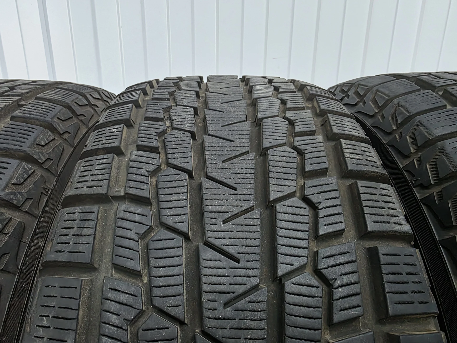 шины 265/65R17 Yokohama - миниатюра 4