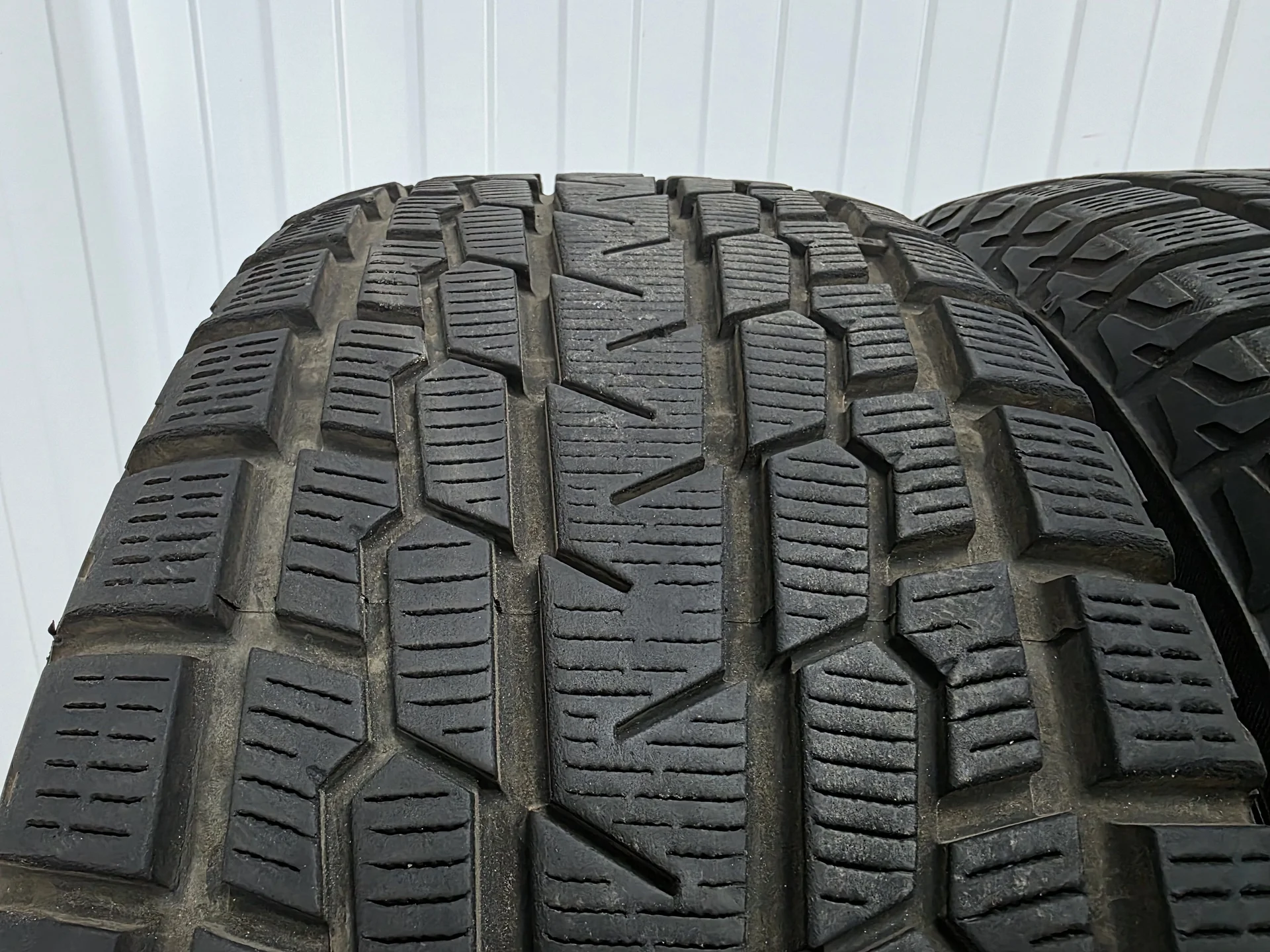 шины 265/65R17 Yokohama - миниатюра 5