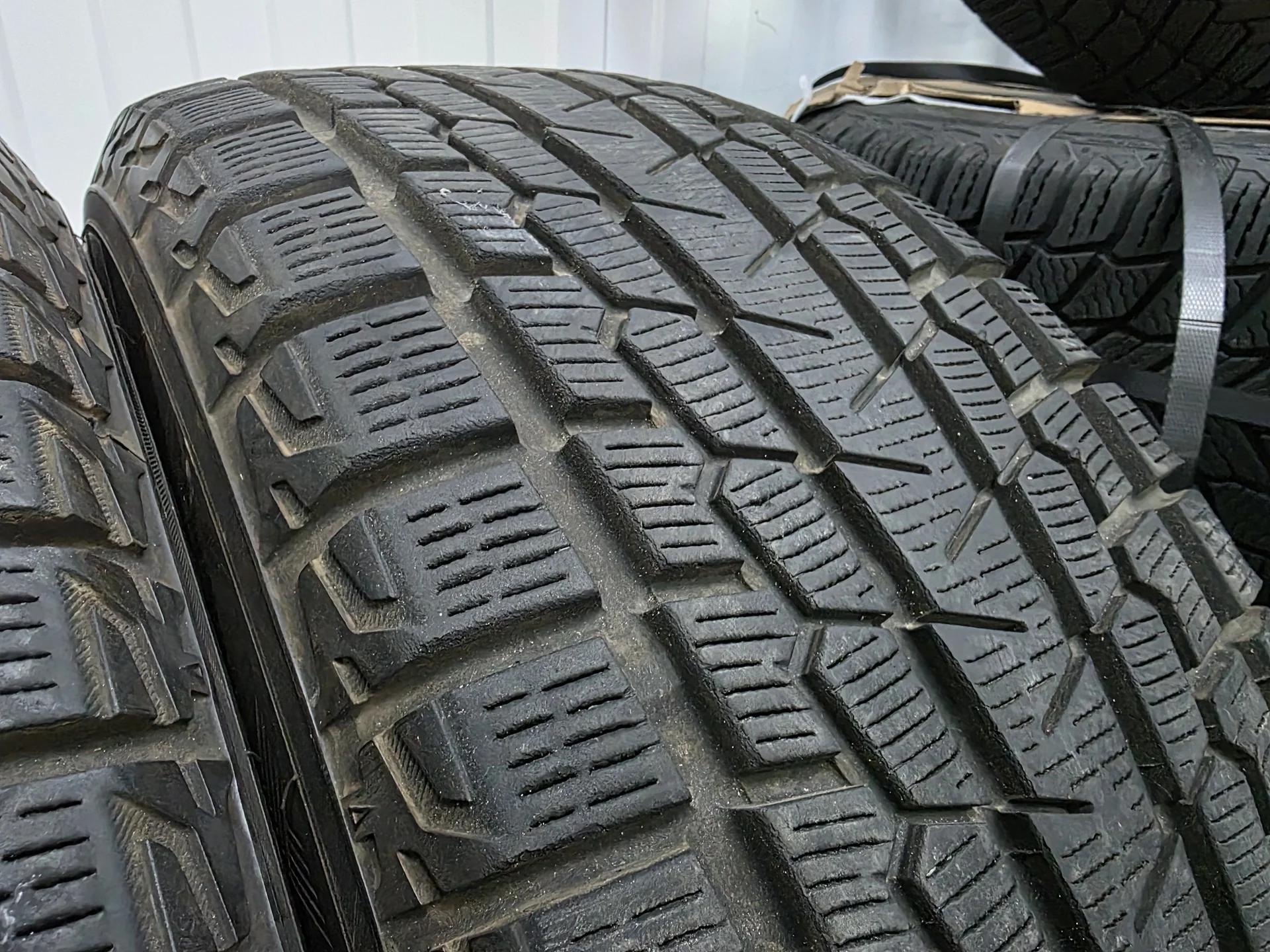 шины 265/65R17 Yokohama - миниатюра 9