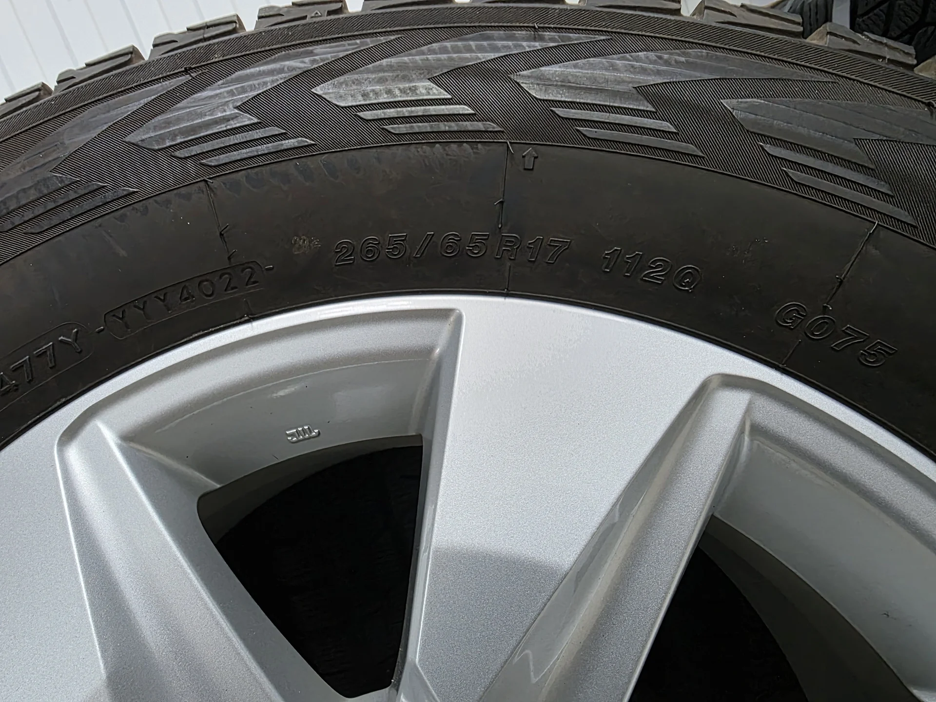 шины 265/65R17 Yokohama - миниатюра 10