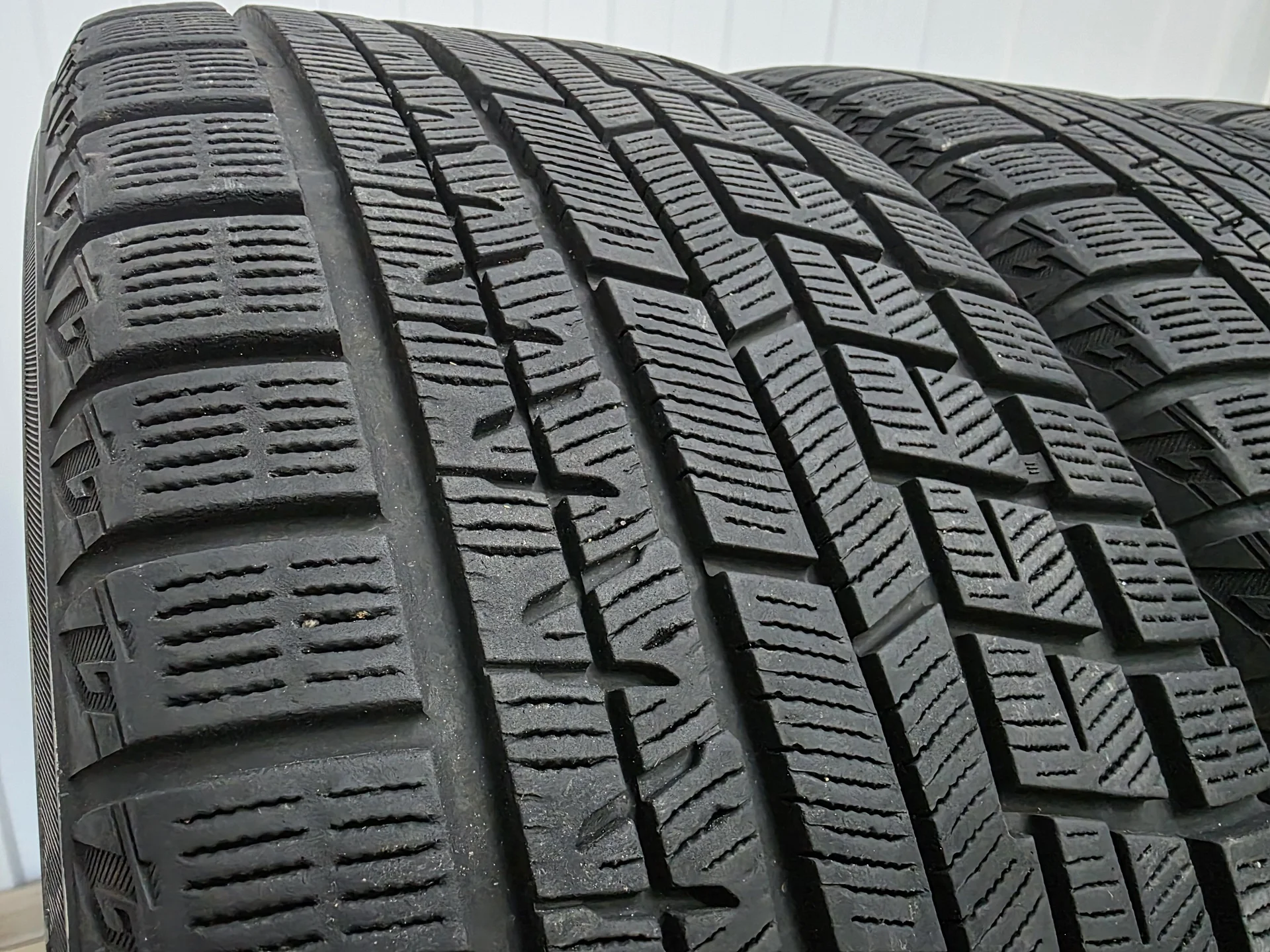 Шины 245/45R19 Yokohama - миниатюра 6