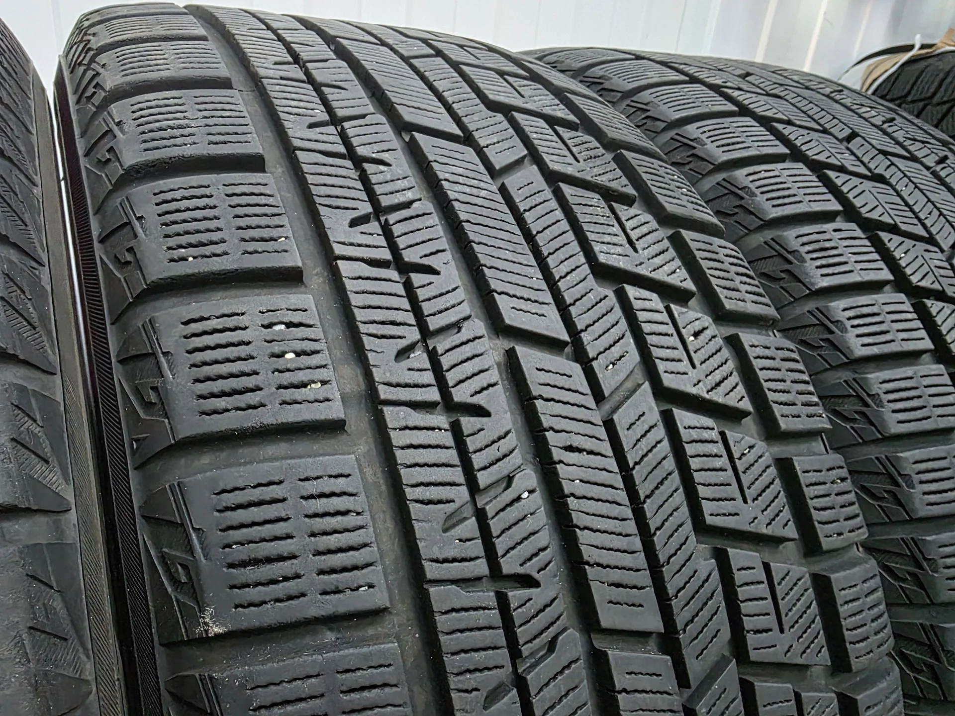 Шины 245/45R19 Yokohama - миниатюра 8
