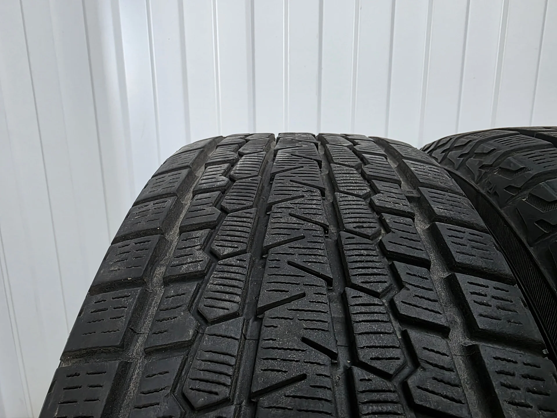 Шины 225/60R17 Yokohama - миниатюра 5