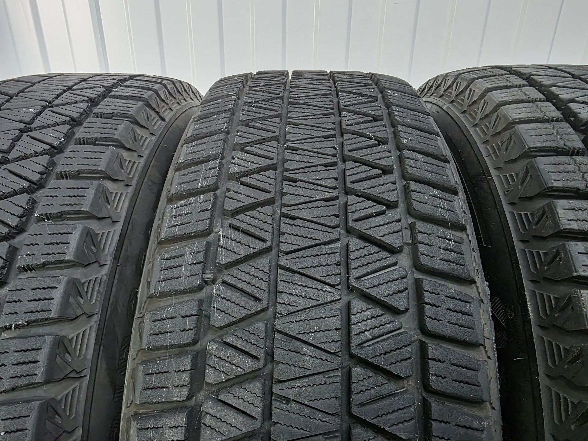 Шины 225/65R17 Bridgestone DM-V3 - миниатюра 4