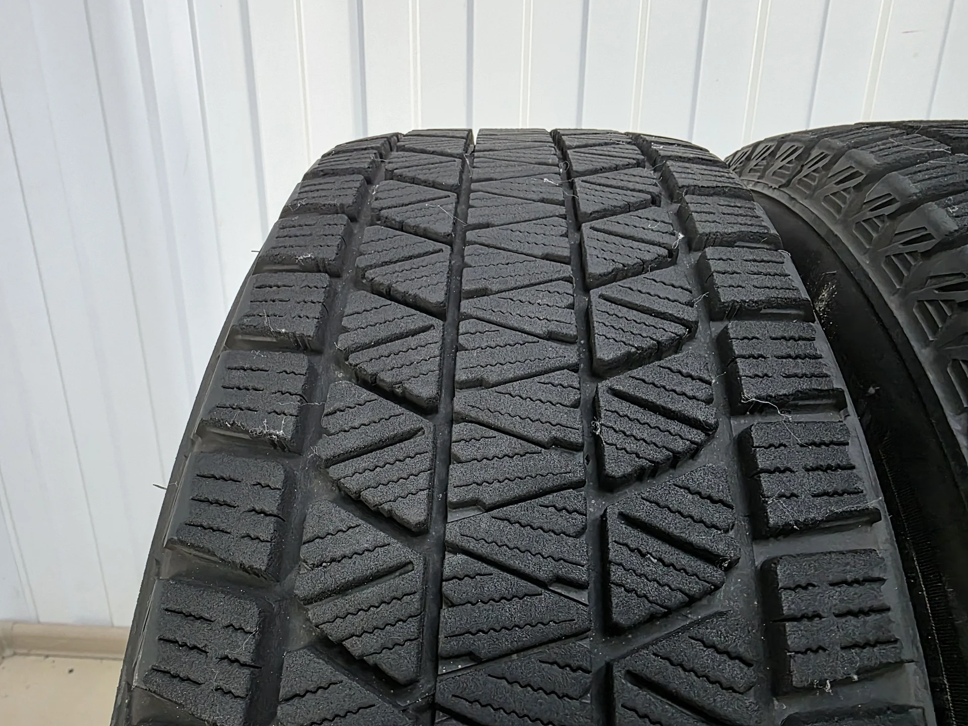 Шины 225/65R17 Bridgestone DM-V3 - миниатюра 5