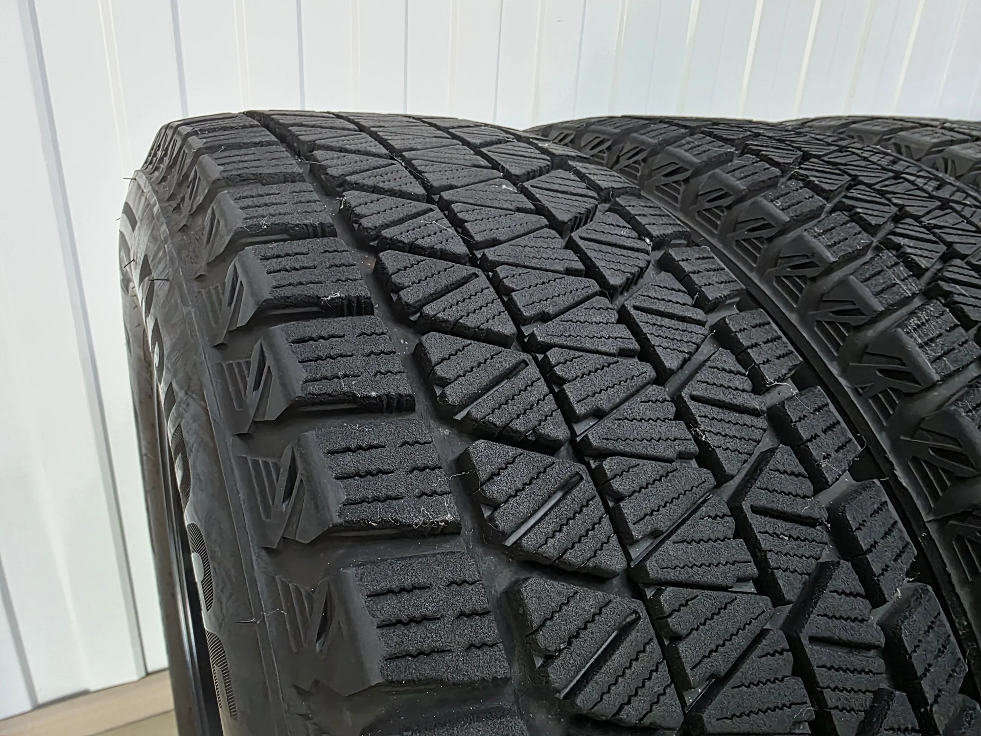 Шины 225/65R17 Bridgestone DM-V3 - миниатюра 6