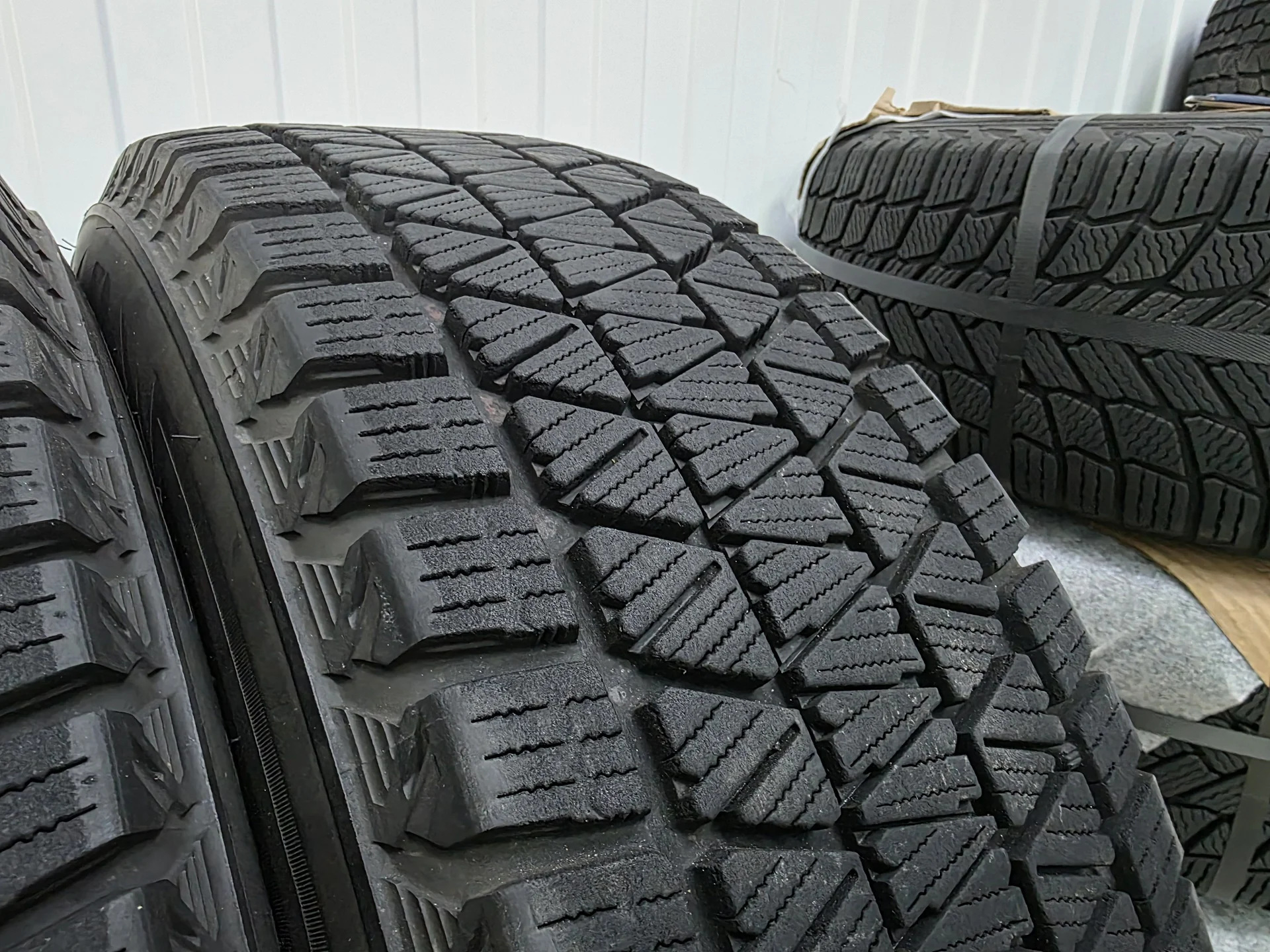 Шины 225/65R17 Bridgestone DM-V3 - миниатюра 9
