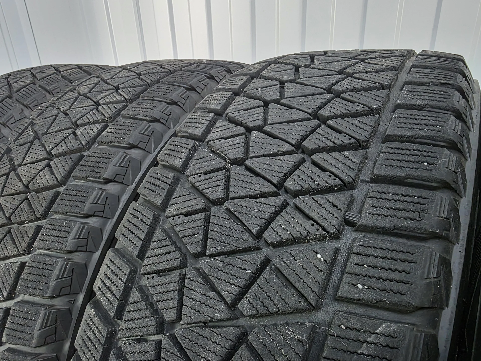 Шины 225/60R17 Bridgestone DM-V2 - миниатюра 11