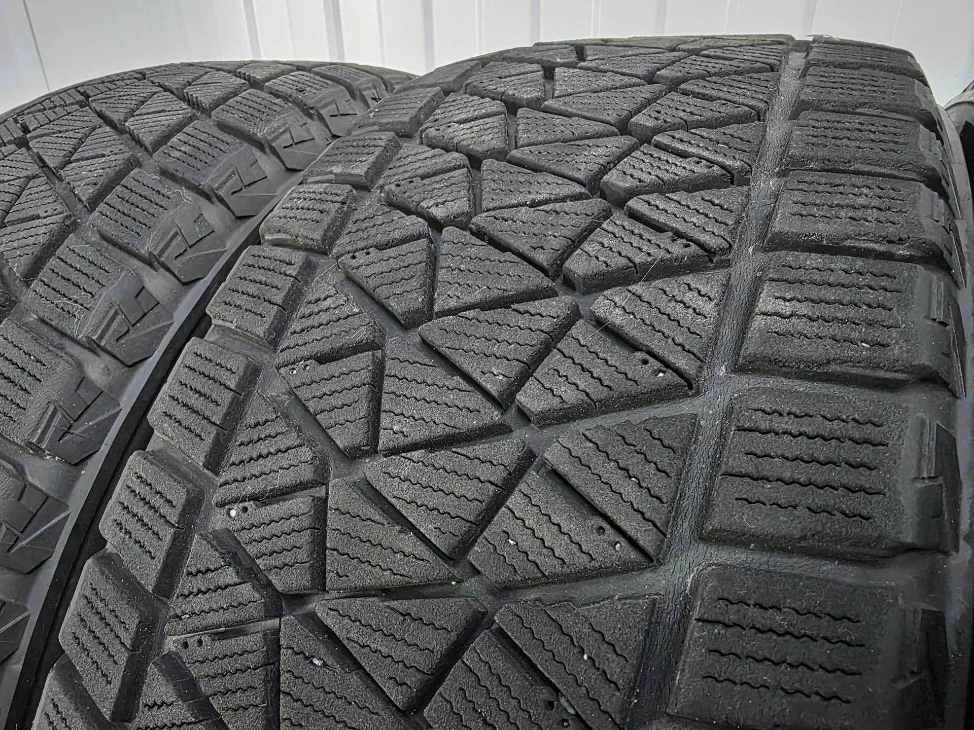 Шины 225/60R17 Bridgestone DM-V2 - миниатюра 12