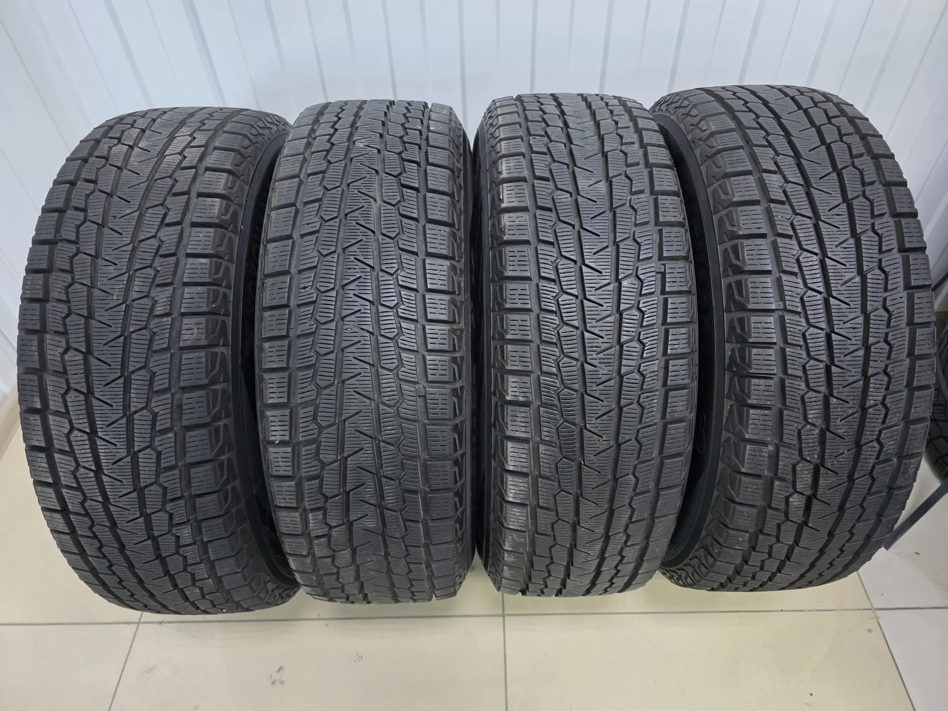 225/60R18 Yokohama - изображение 1