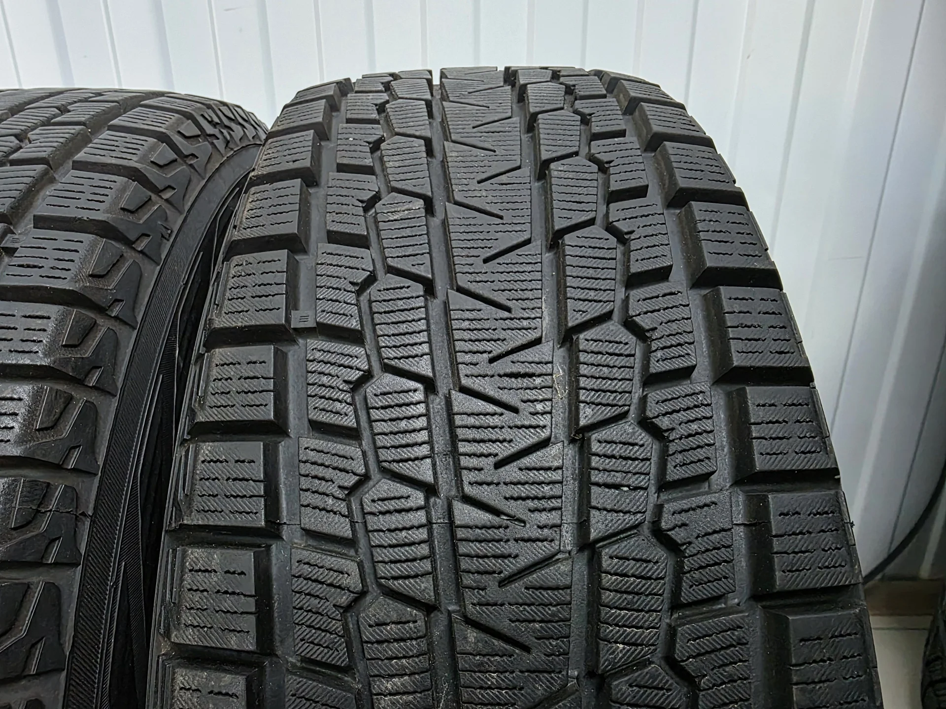 225/60R18 Yokohama - миниатюра 2