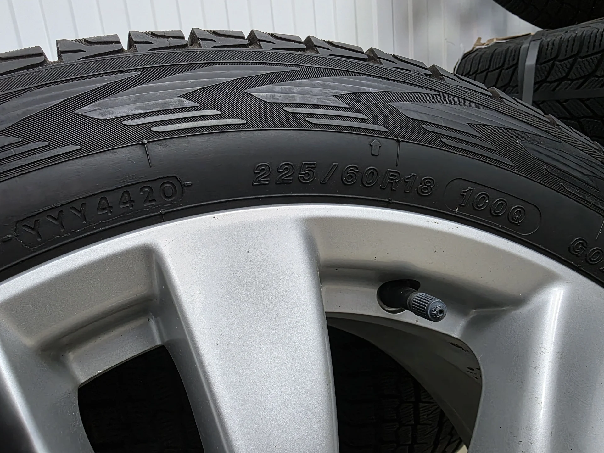 225/60R18 Yokohama - миниатюра 14