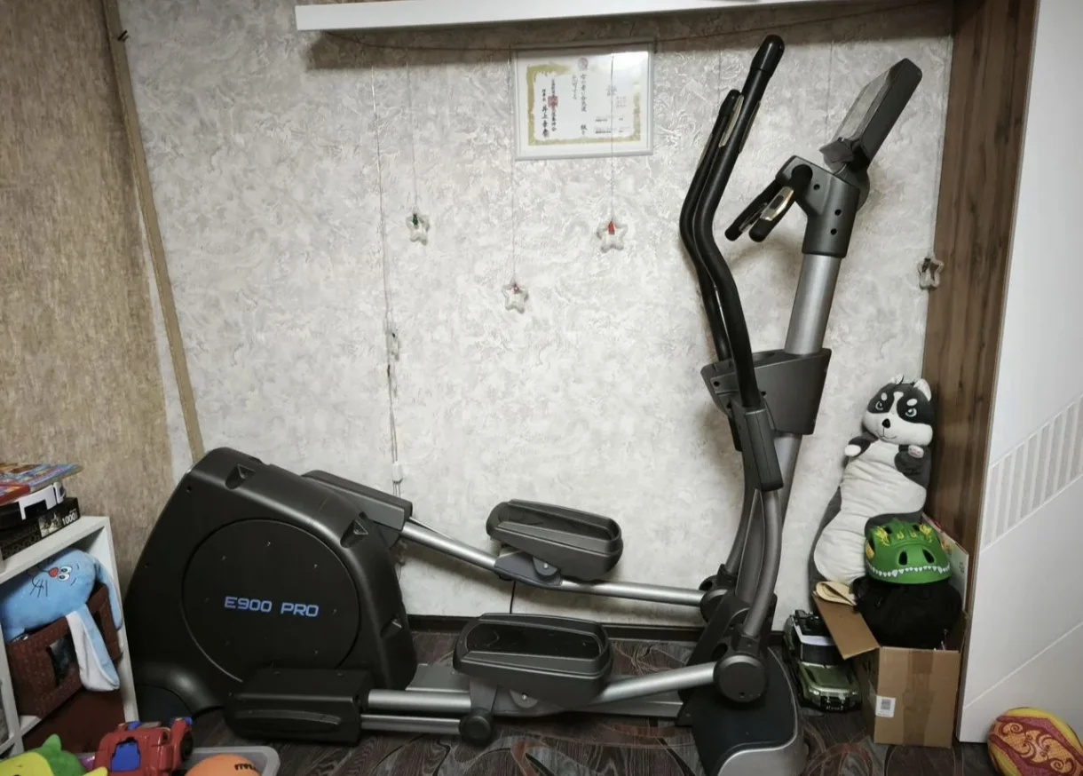 Эллиптический тренажёр Bronze gym E 900 Pro - миниатюра 2