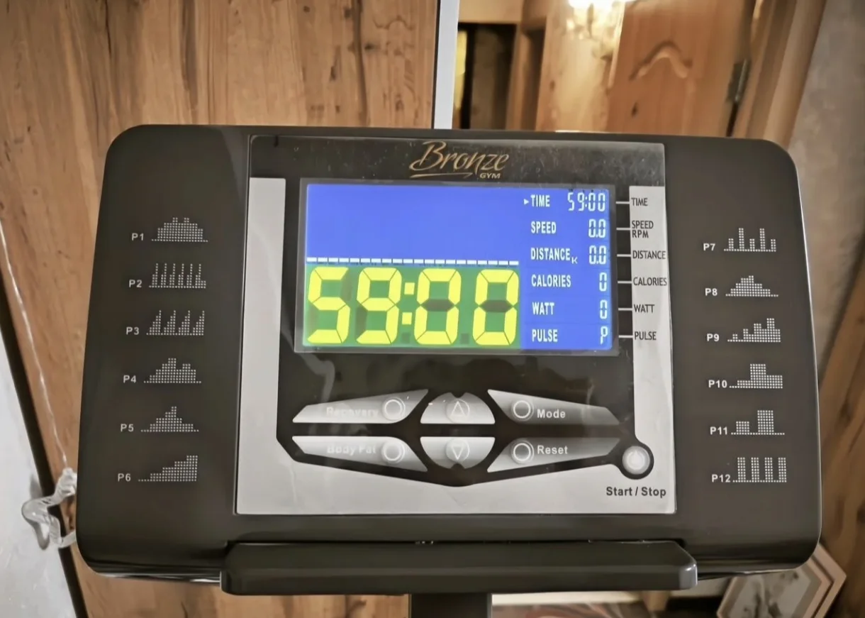 Эллиптический тренажёр Bronze gym E 900 Pro - миниатюра 6