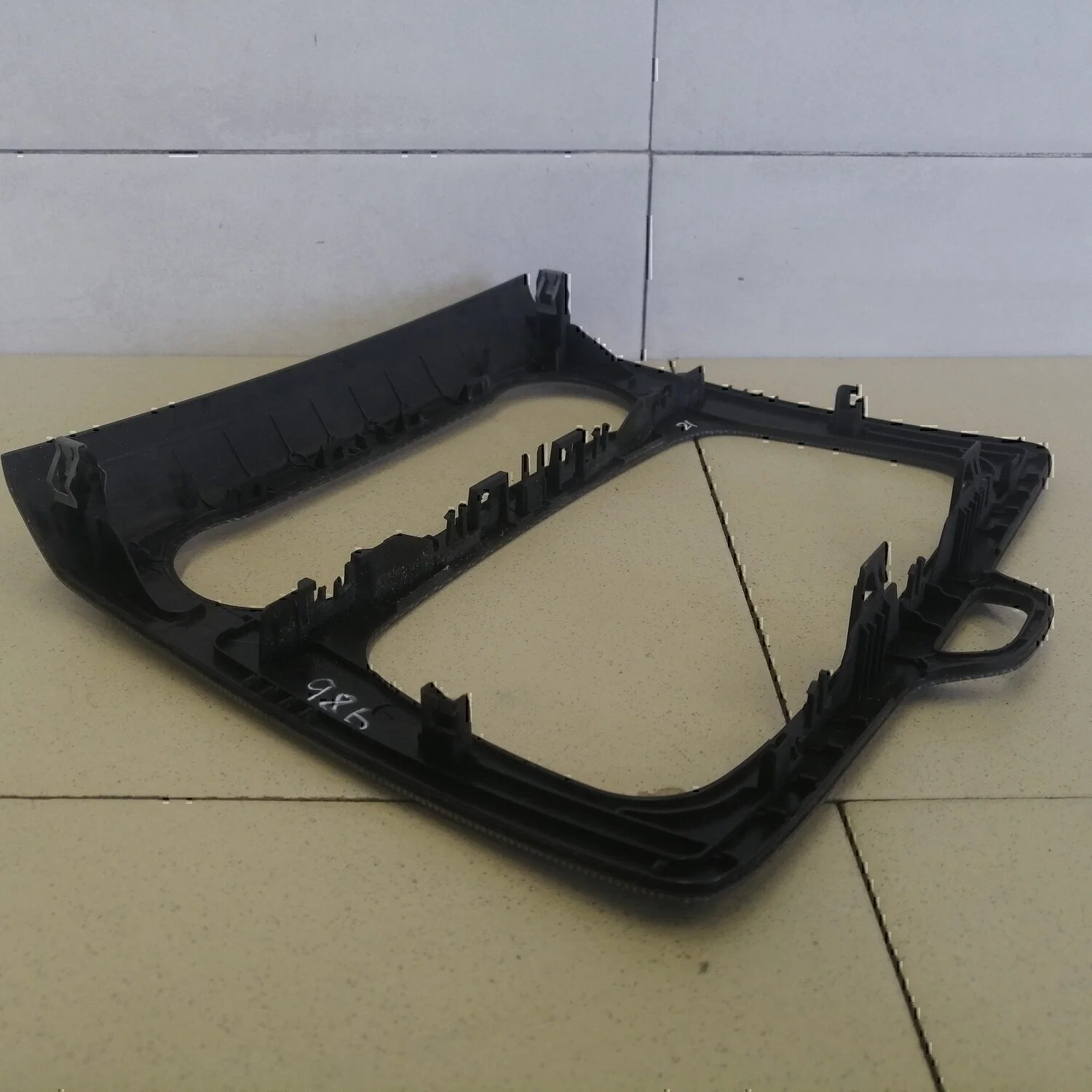 Рамка магнитолы FORD Focus II 2008-2011 - миниатюра 4