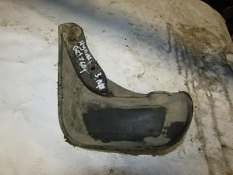Брызговик задний правый Hyundai-KIA Getz 2002-2010