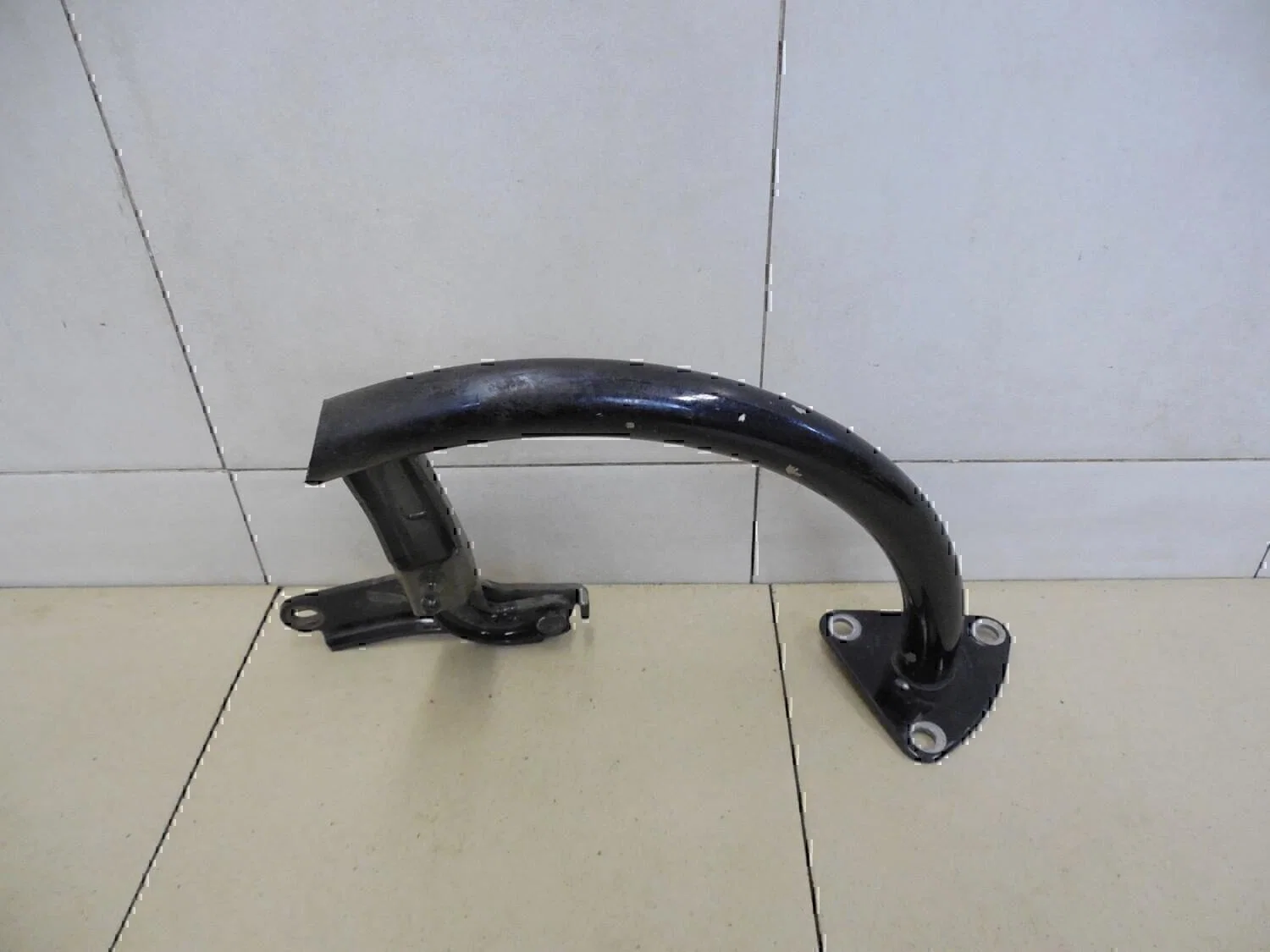 Петля крышки багажника VW Passat [B6] 2005-2010 - миниатюра 2