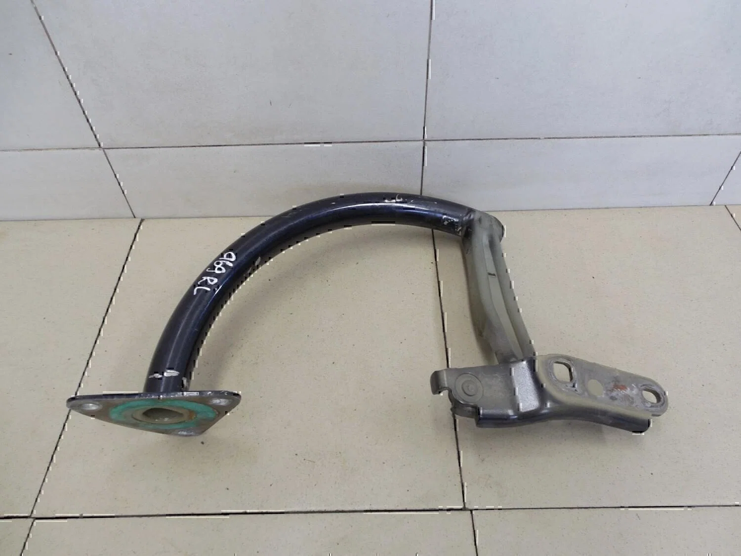 Петля крышки багажника VW Passat [B6] 2005-2010 - миниатюра 4