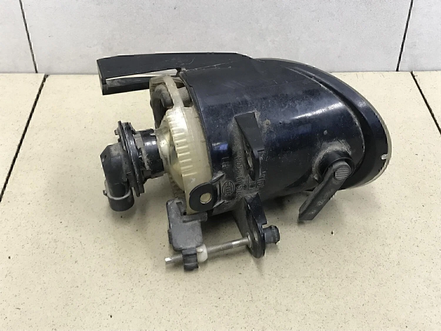 Фара противотуманная левая VW Passat [B6] 2005-2010 - миниатюра 2