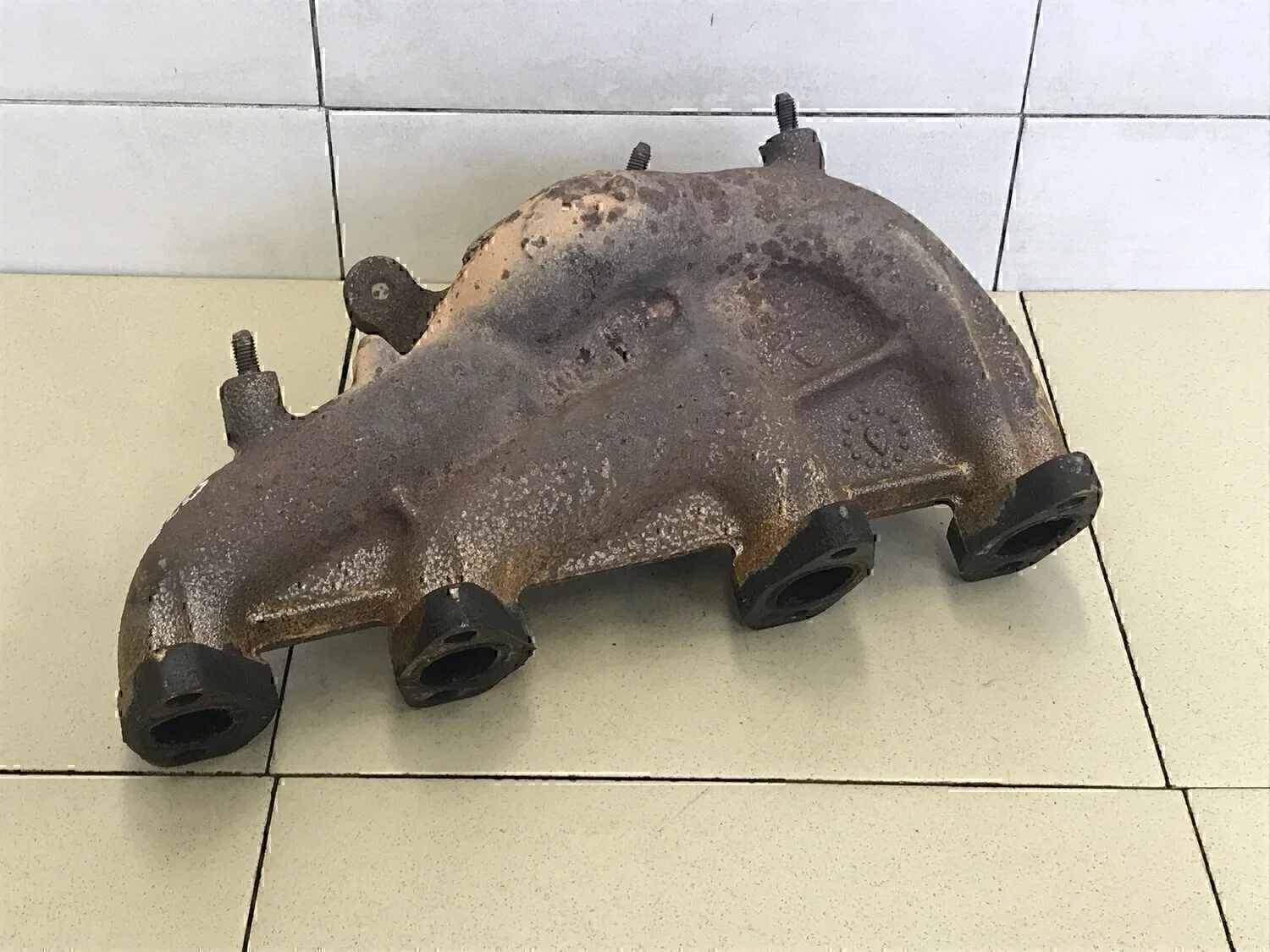 Коллектор выпускной Audi Touran 2003-2010 - изображение 1