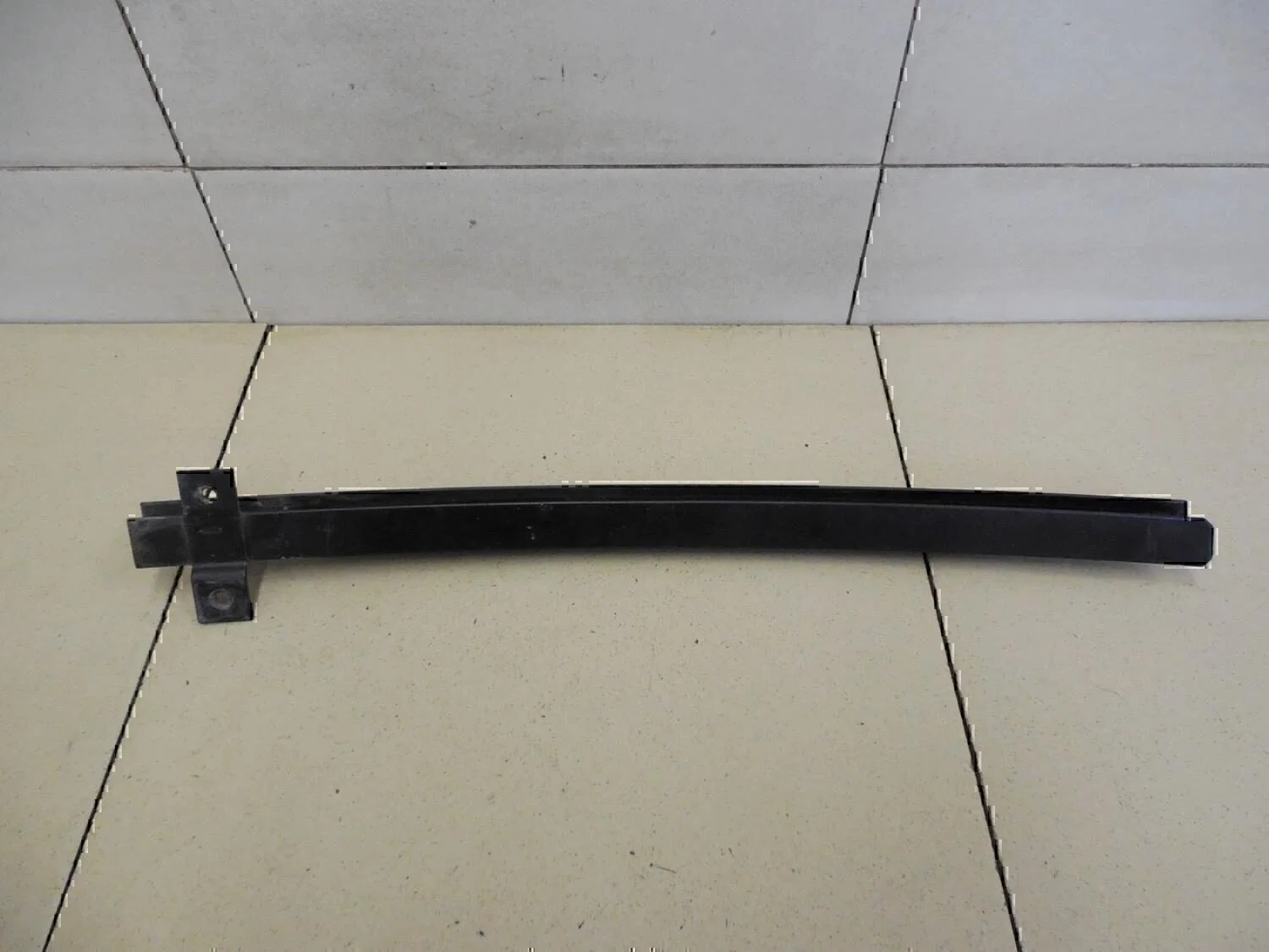 Направляющая стекла VW Passat [B6] 2005-2010 - миниатюра 2