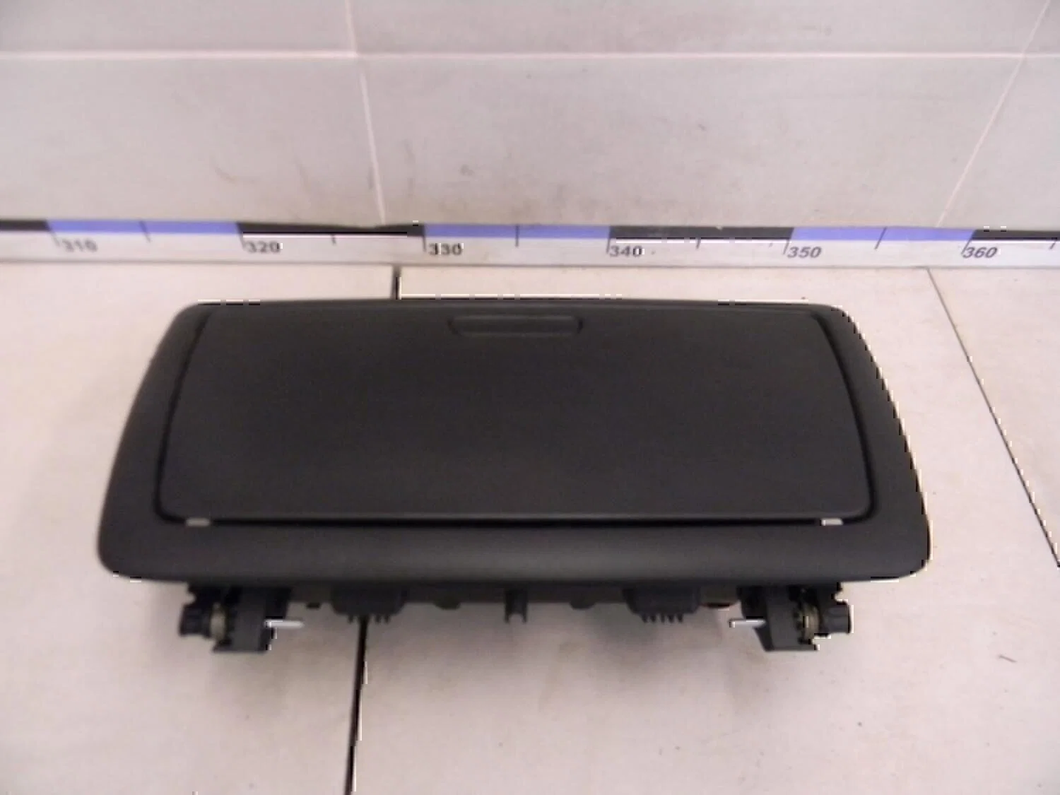Бардачок BMW 1-серия E82/E88 2006> - миниатюра 2