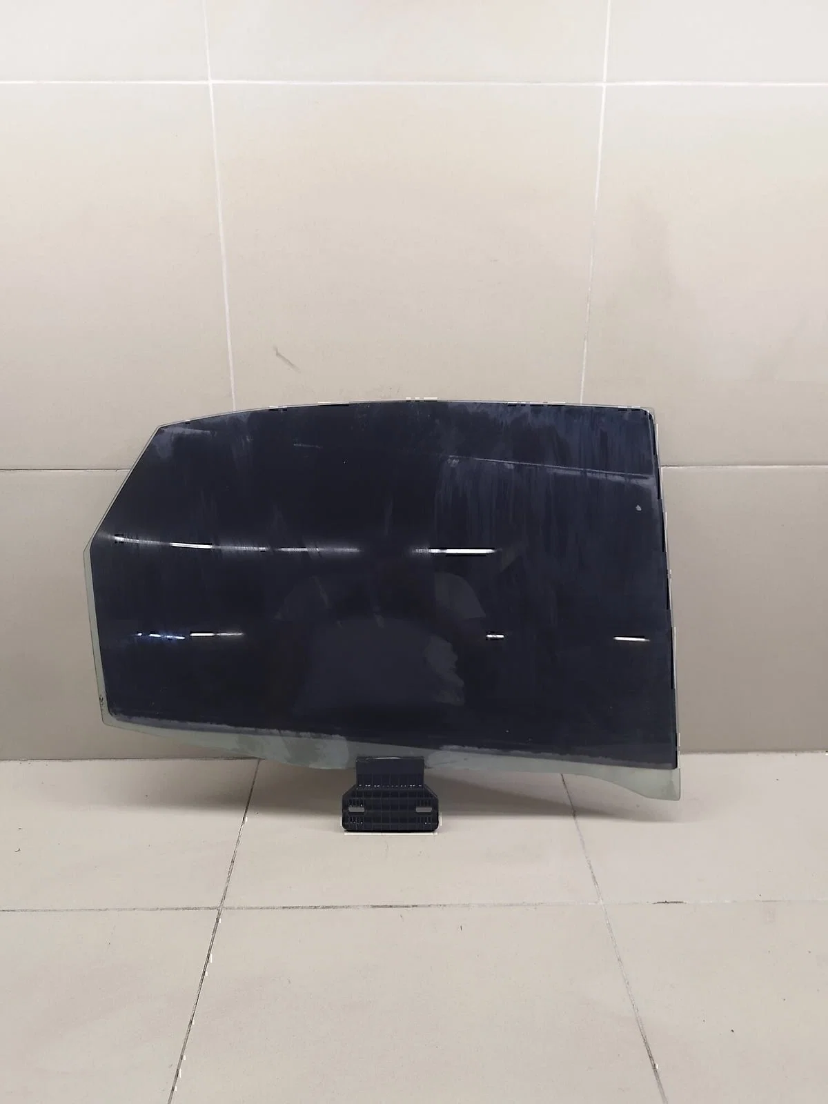 Стекло двери задней правой Audi A4 [B6] 2000-2004 - миниатюра 2