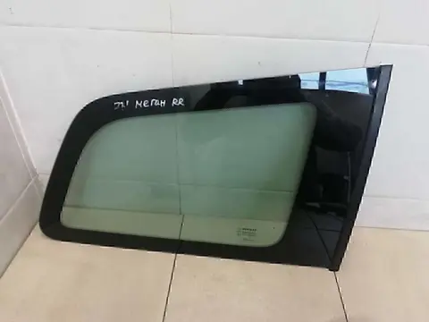 Стекло кузовное глухое правое RENAULT Megane II 2002-2009