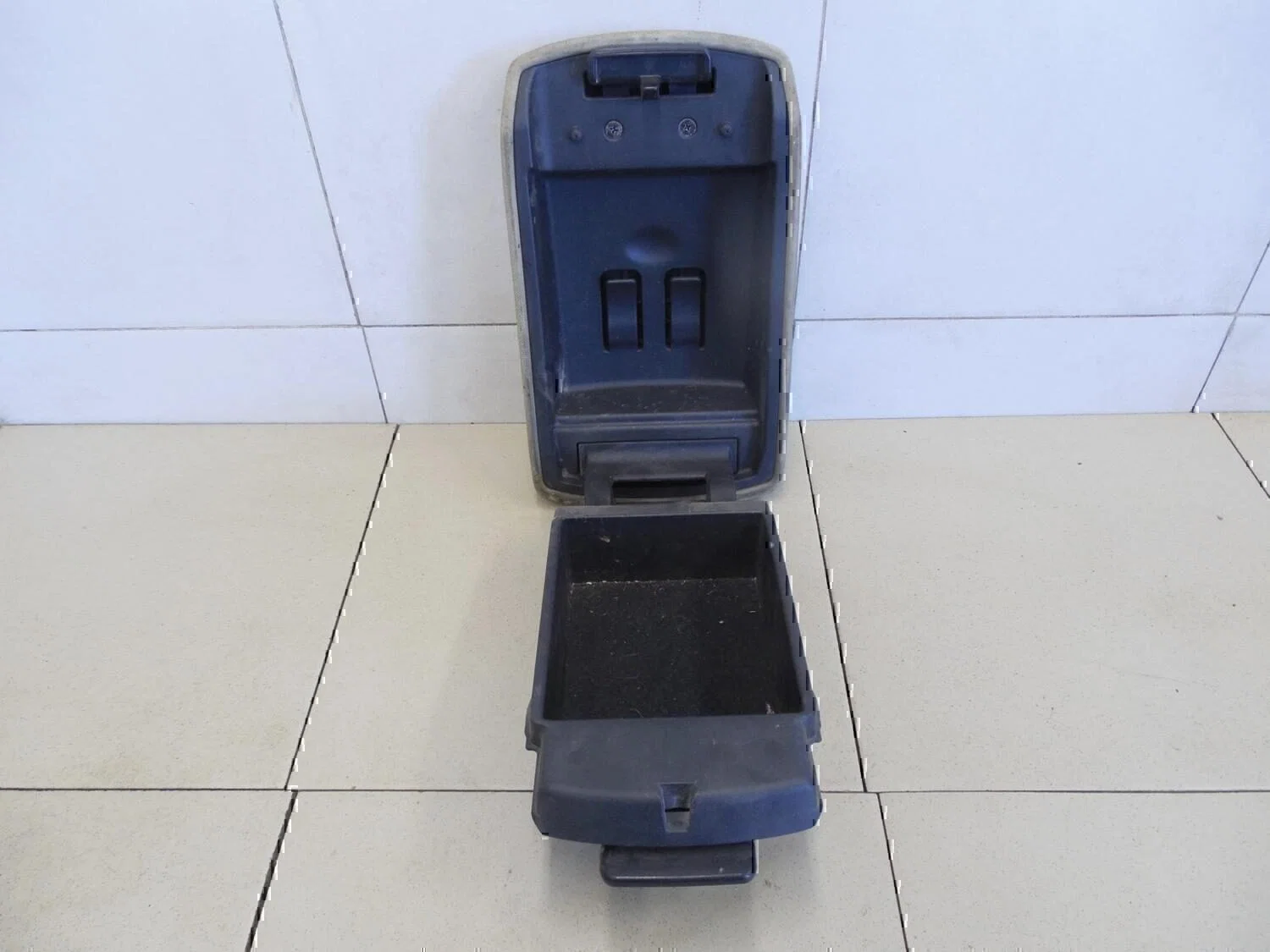 Подлокотник MAZDA Mazda 3 (BK) 2002-2009 - миниатюра 5