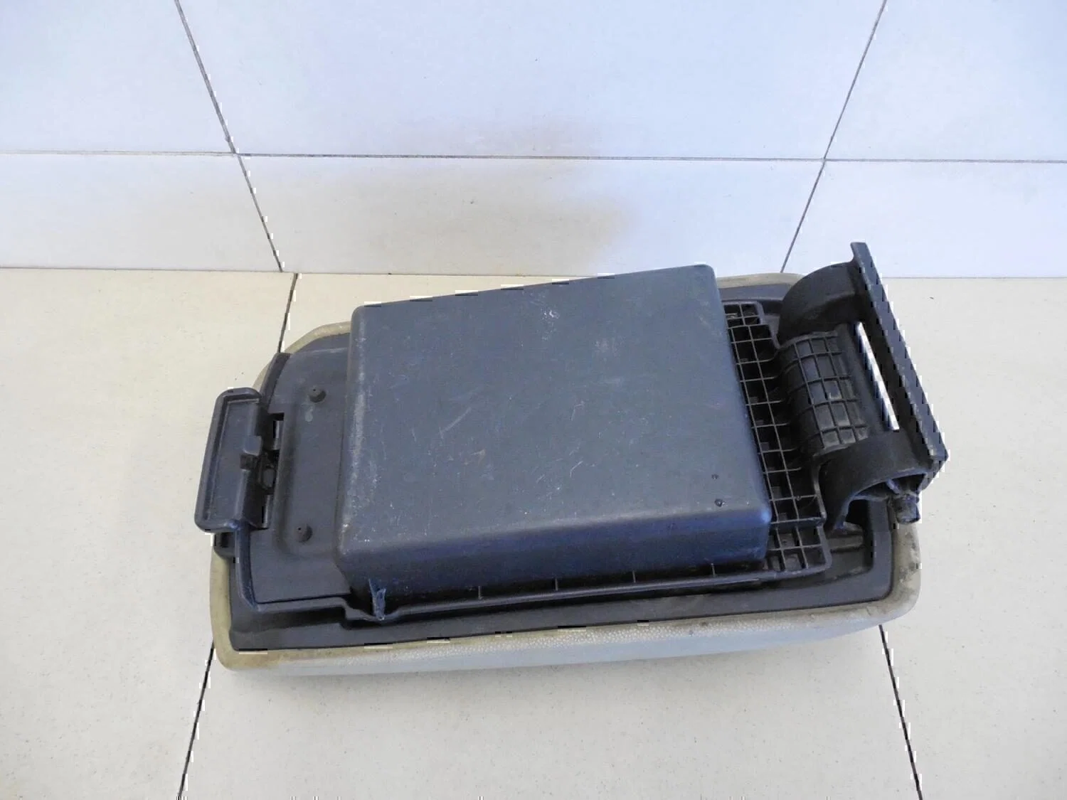 Подлокотник MAZDA Mazda 3 (BK) 2002-2009 - миниатюра 8