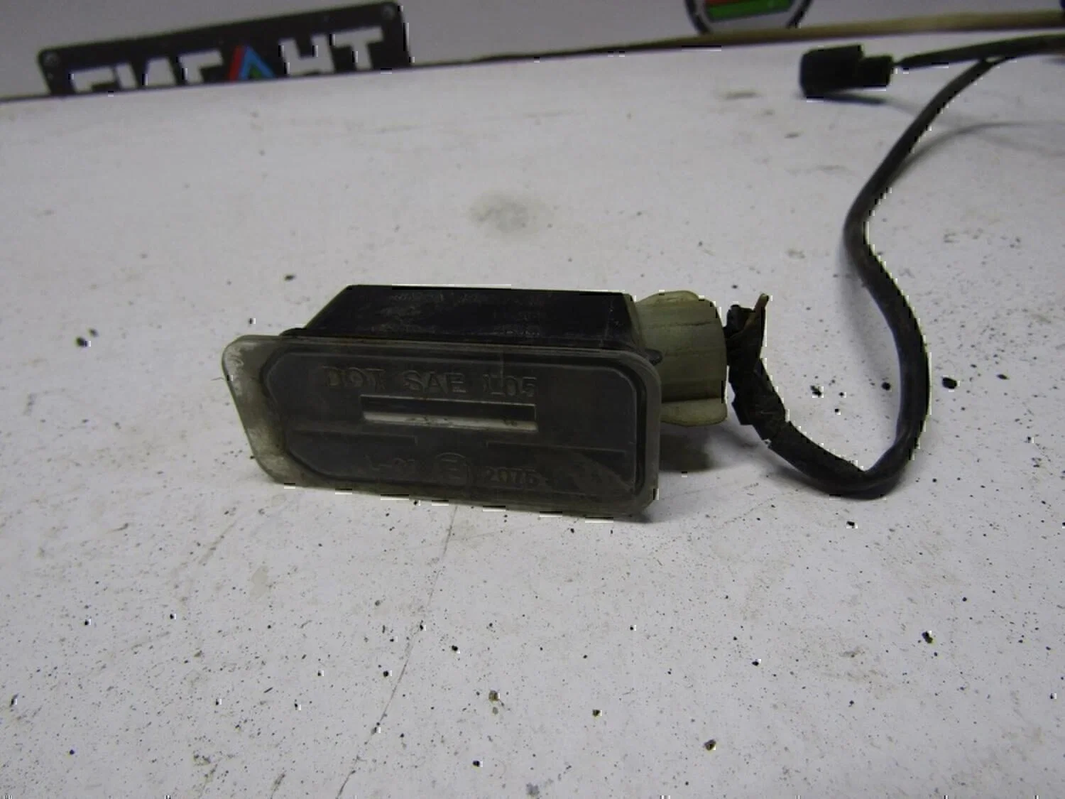 Фонарь подсветки номера FORD Focus II 2008-2011 - изображение 1
