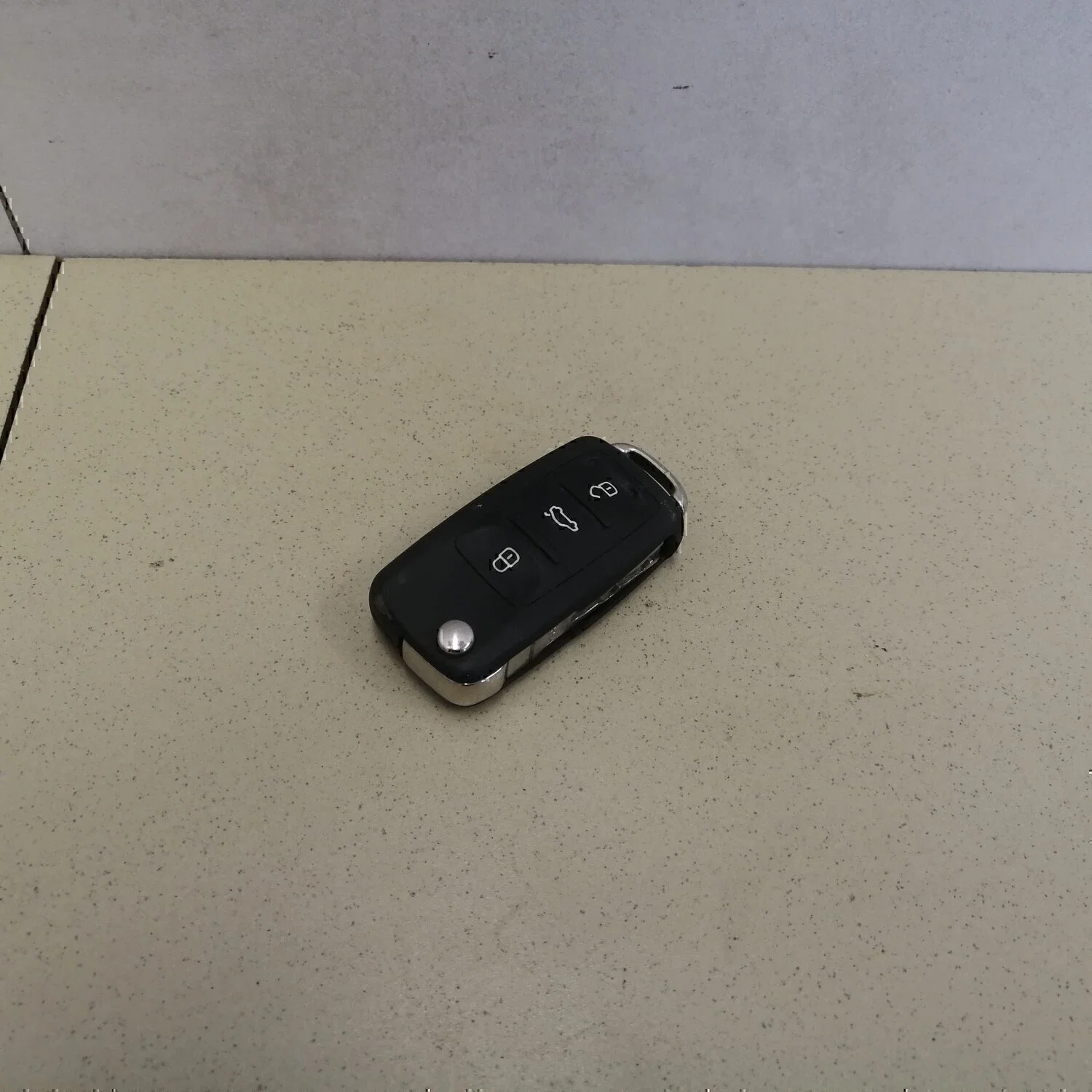 Ключ зажигания VW Tiguan 2011-2016 - изображение 1