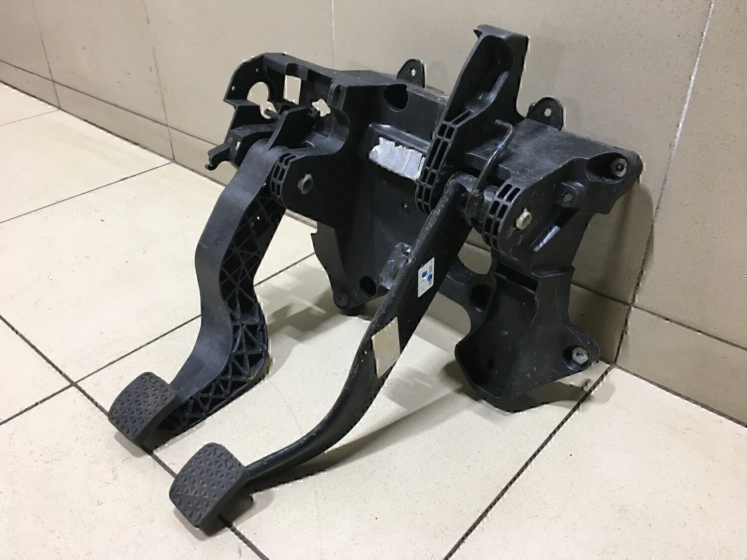 Блок педалей Chevrolet Cobalt 2011-2015 - миниатюра 2