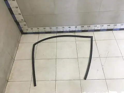 Уплотнитель стекла двери Hyundai-KIA RIO 2000-2004