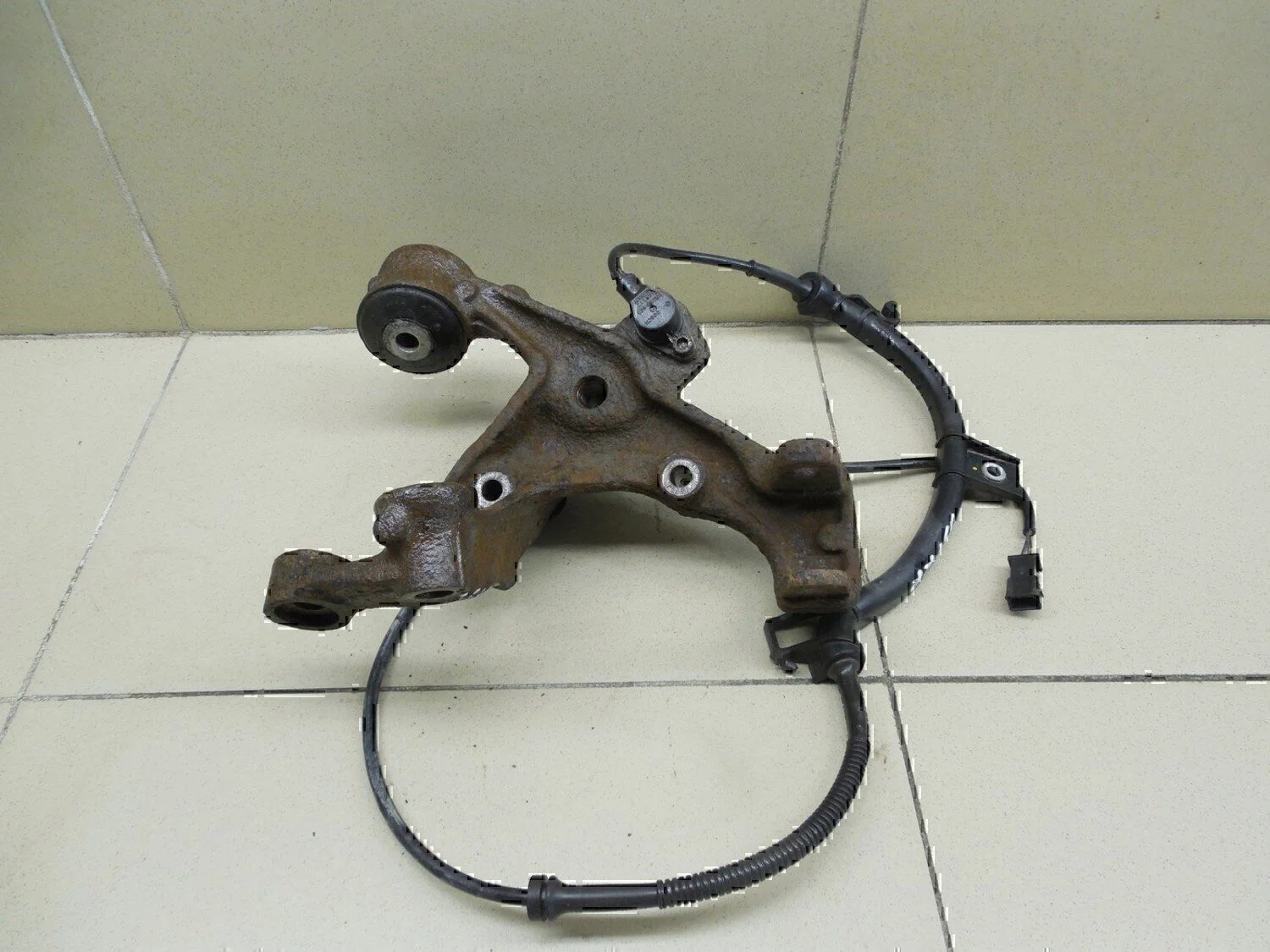 Кулак поворотный задний правый Audi A4 [B6] 2000-2004 - миниатюра 5