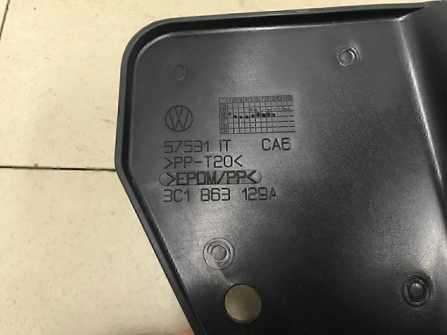 Пыльник VW Passat [B6] 2005-2010 - миниатюра 5