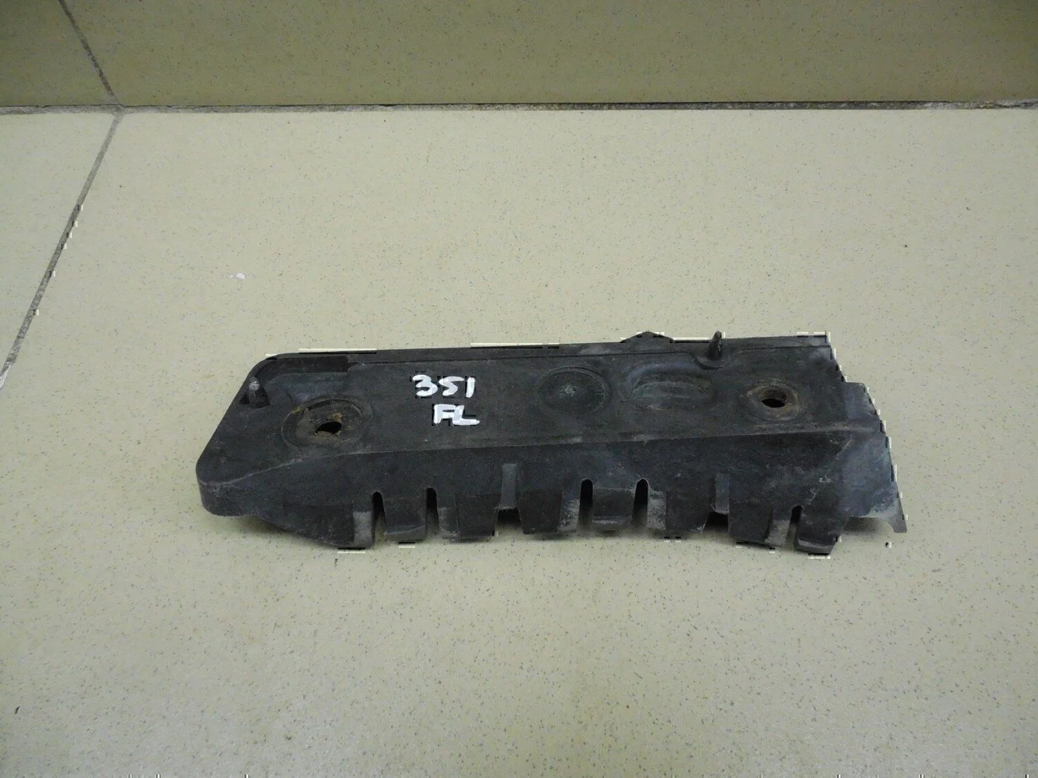 Направляющая переднего бампера левая Audi A4 [B6] 2000-2004 - миниатюра 2